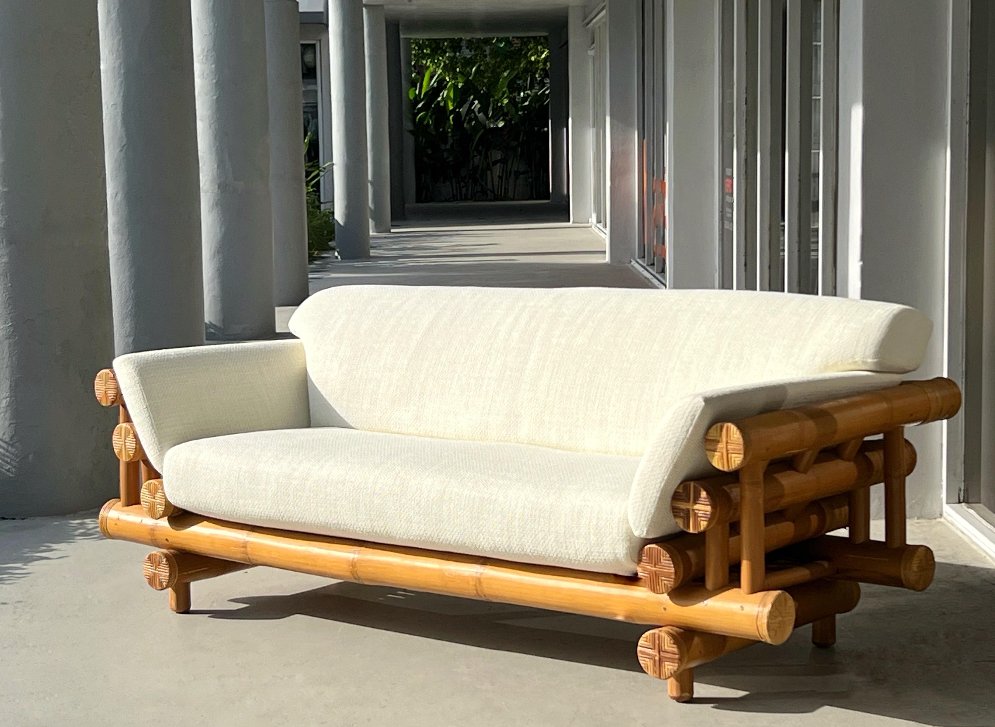 Skulpturales Bambus-Rattan-Sofa, 1970er Jahre im Zustand „Gut“ im Angebot in Miami, FL