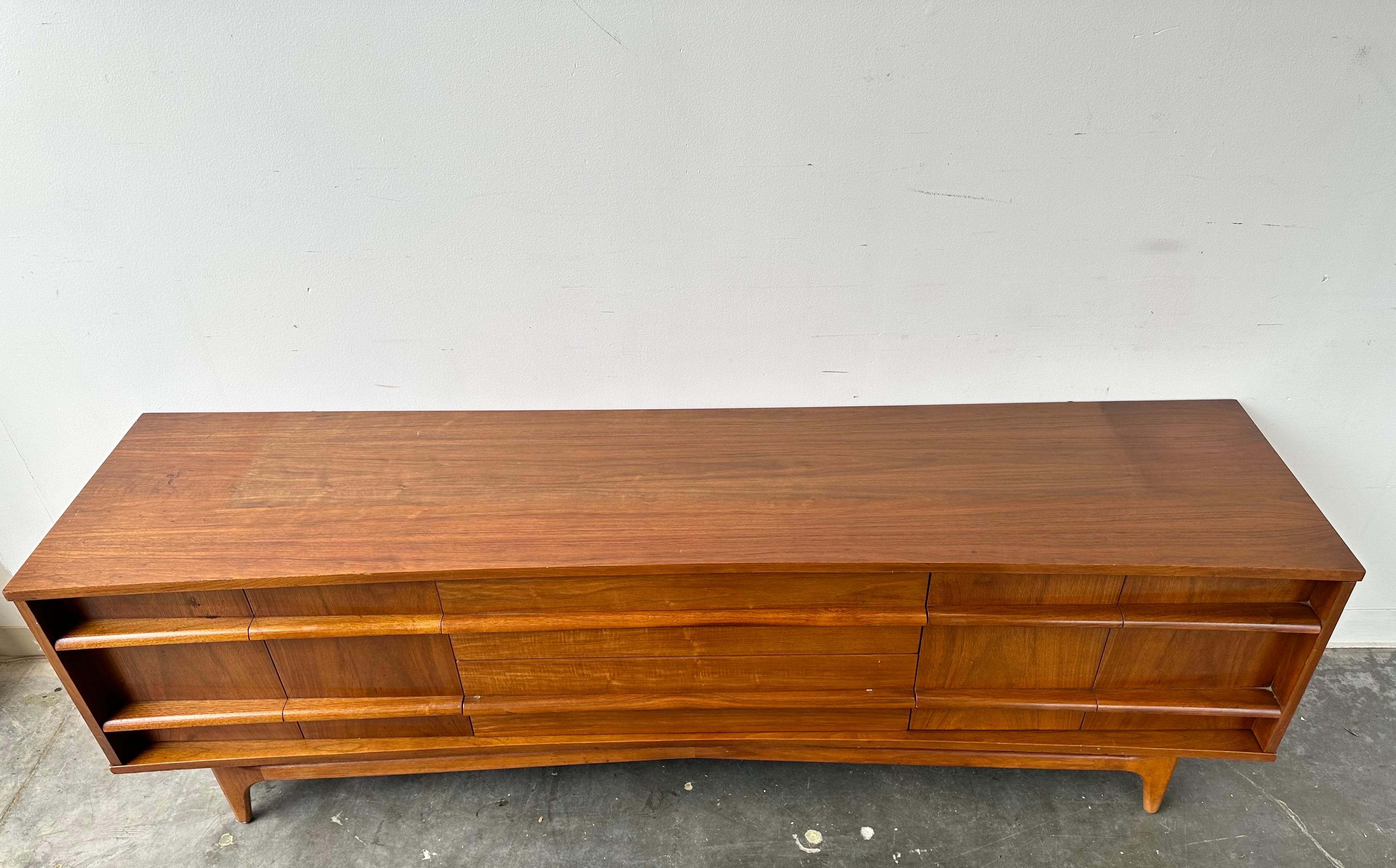 Sculptural Base Curved Low Credenza by Young Mfg In Good Condition In Southampton, NJ