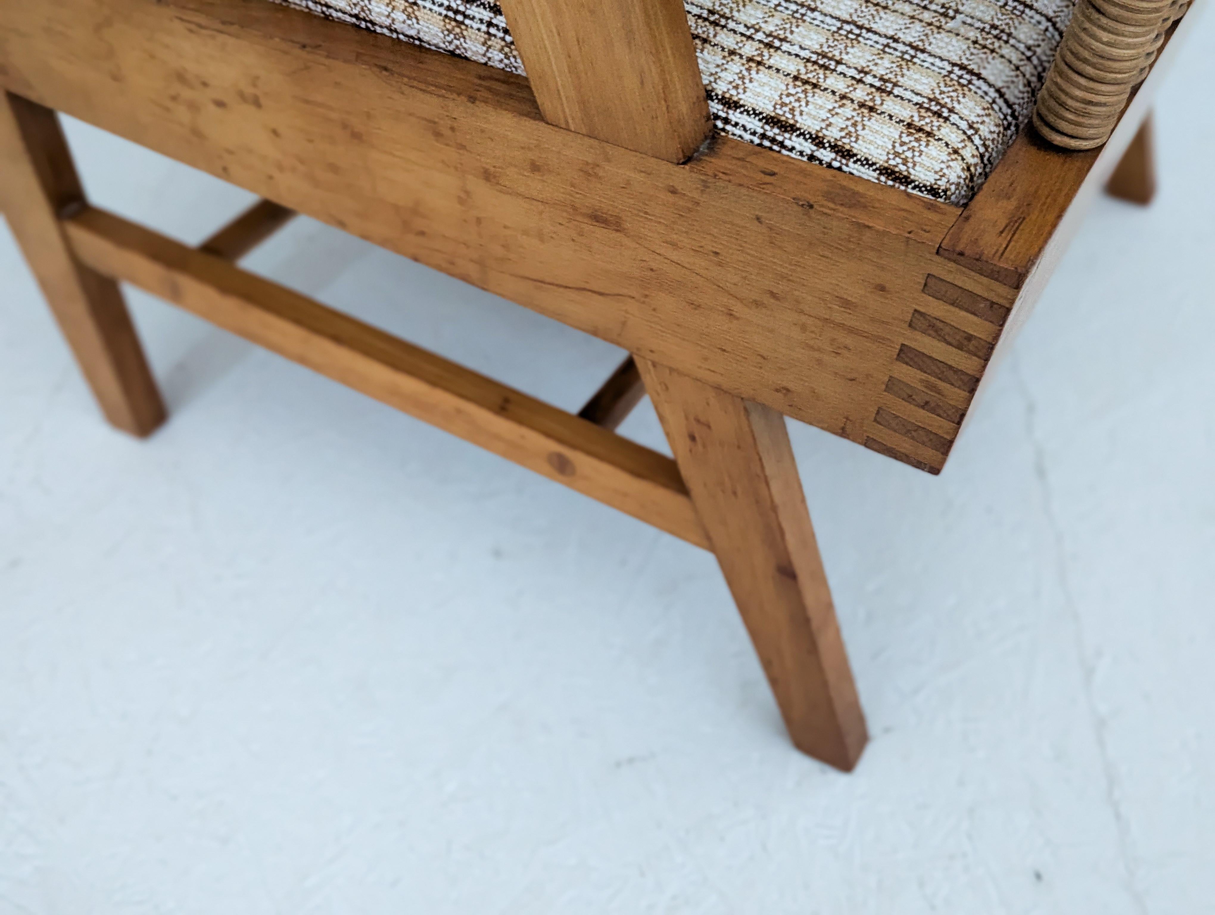 Fauteuil sculptural en Beeche et rotin avec pouf par Úľuv, 1960s en vente 7