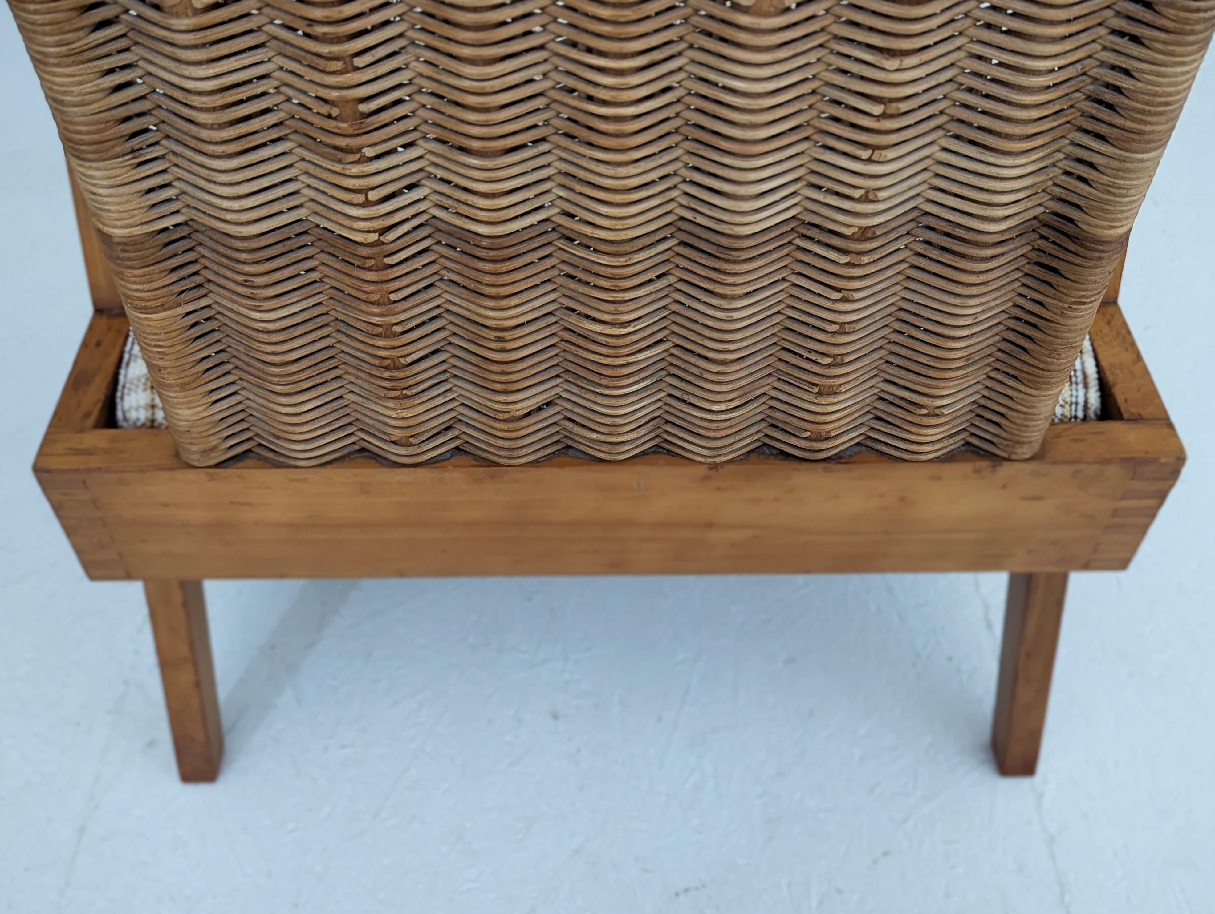 Fauteuil sculptural en Beeche et rotin avec pouf par Úľuv, 1960s en vente 8