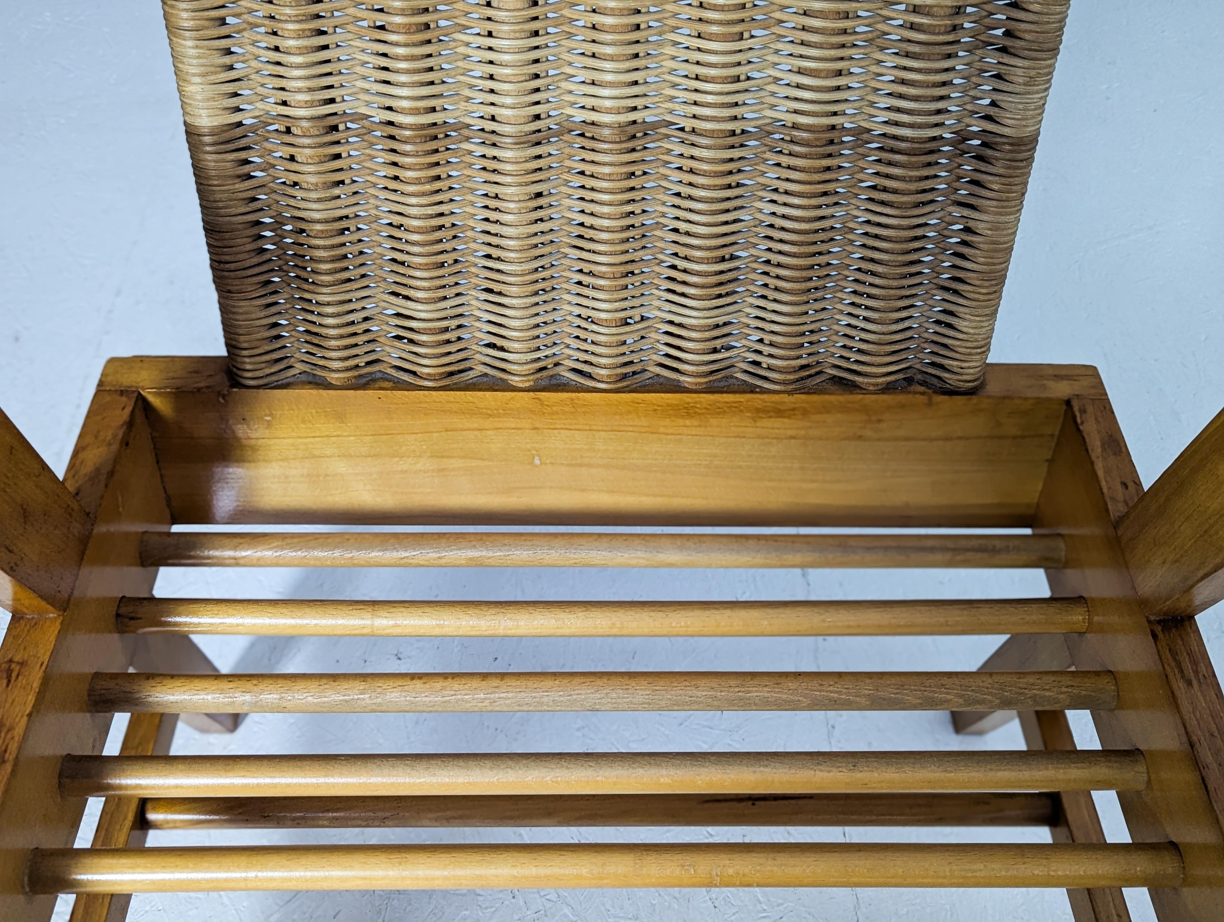 Fauteuil sculptural en Beeche et rotin avec pouf par Úľuv, 1960s en vente 9