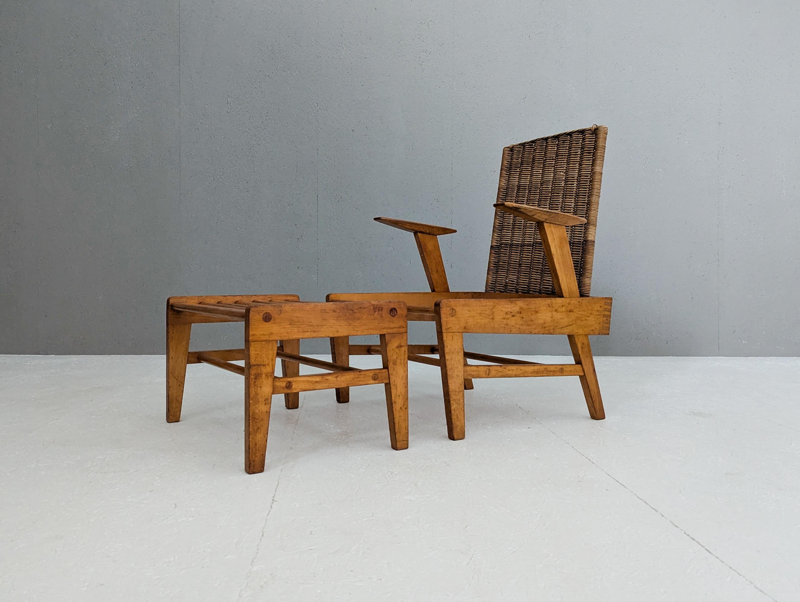 Fauteuil sculptural en Beeche et rotin avec pouf par Úľuv, 1960s en vente 11