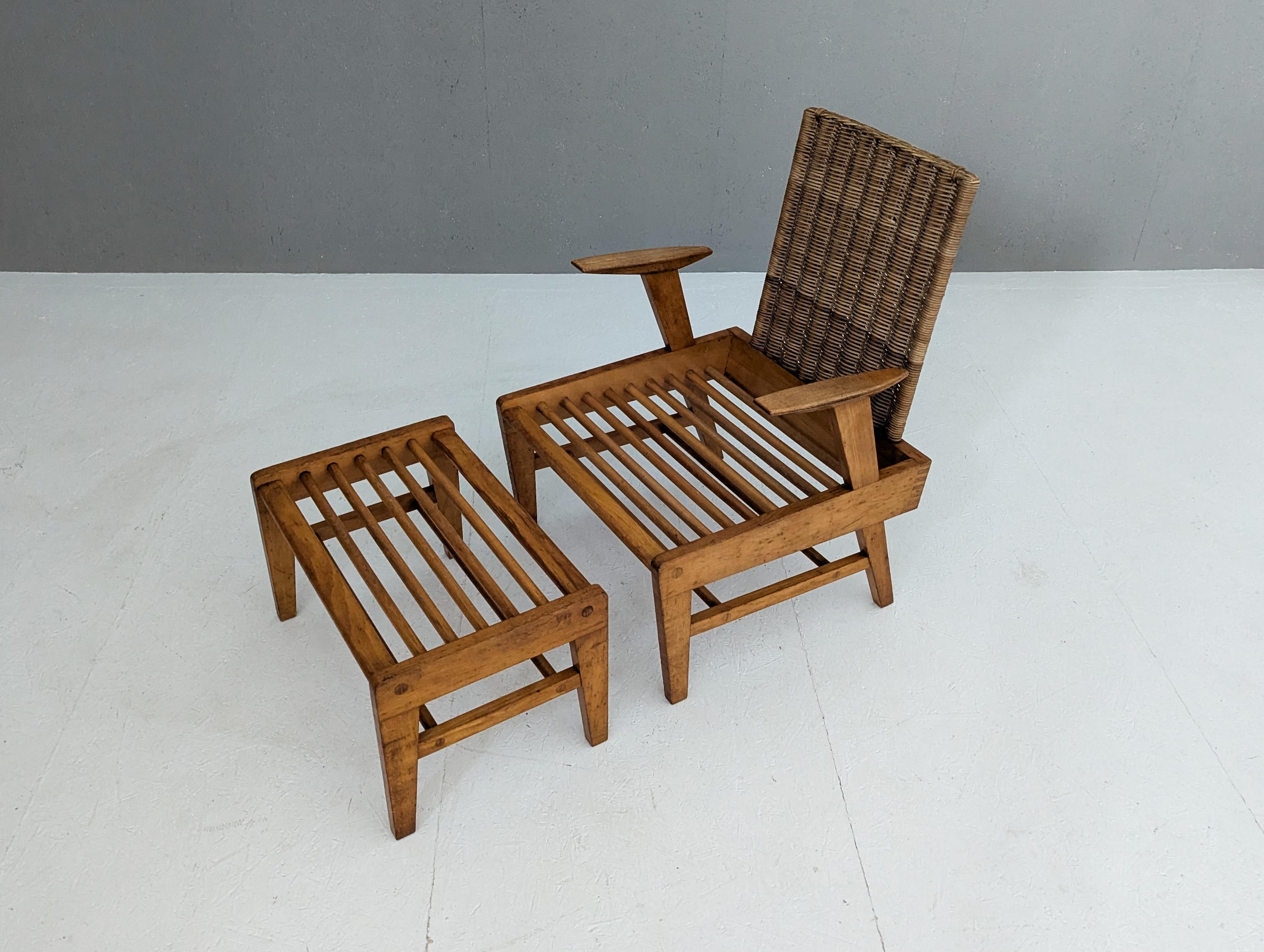 Fauteuil sculptural en Beeche et rotin avec pouf par Úľuv, 1960s en vente 2