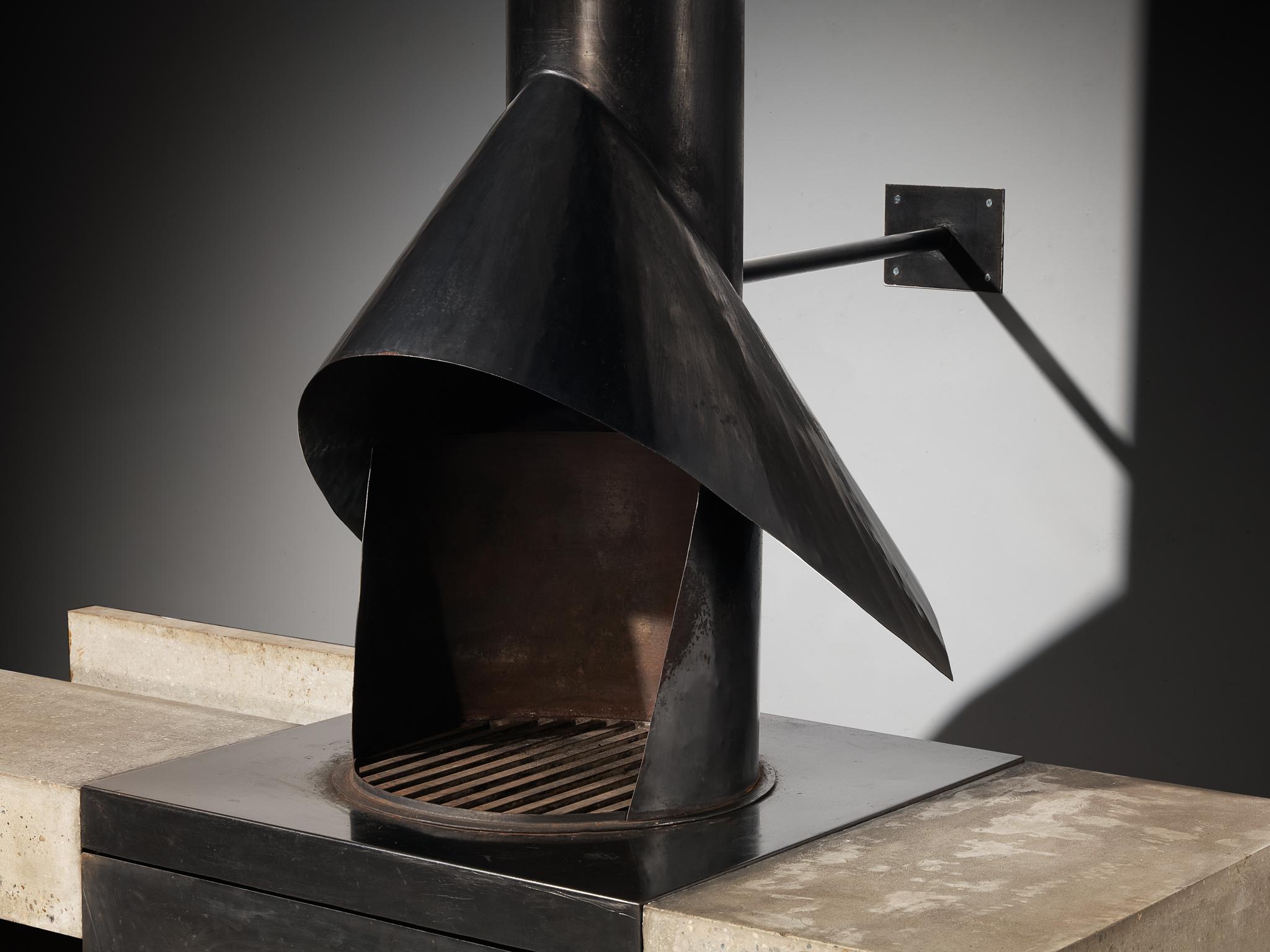 Sculptural Belgian Mid-Century Fireplace in Concrete and Iron For Sale 2