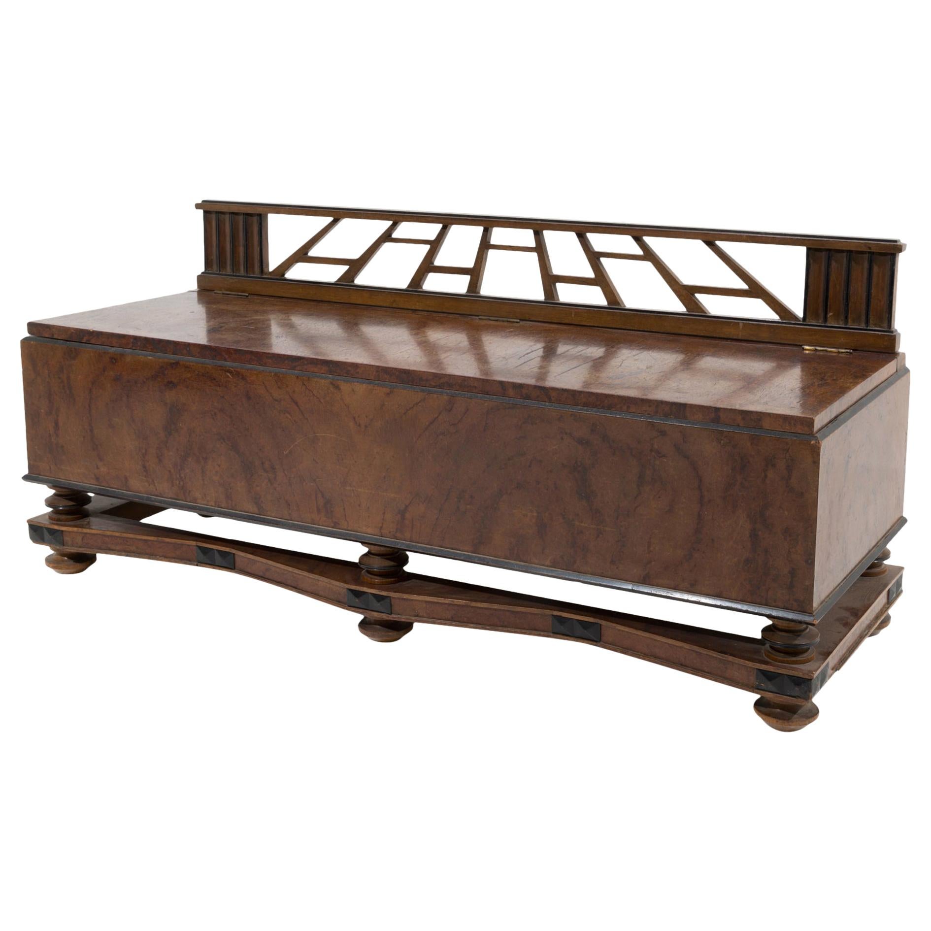 Sculptural Bench Art Deco Attributed to Gio Ponti in Walnut Burl, circa 1930s For Sale