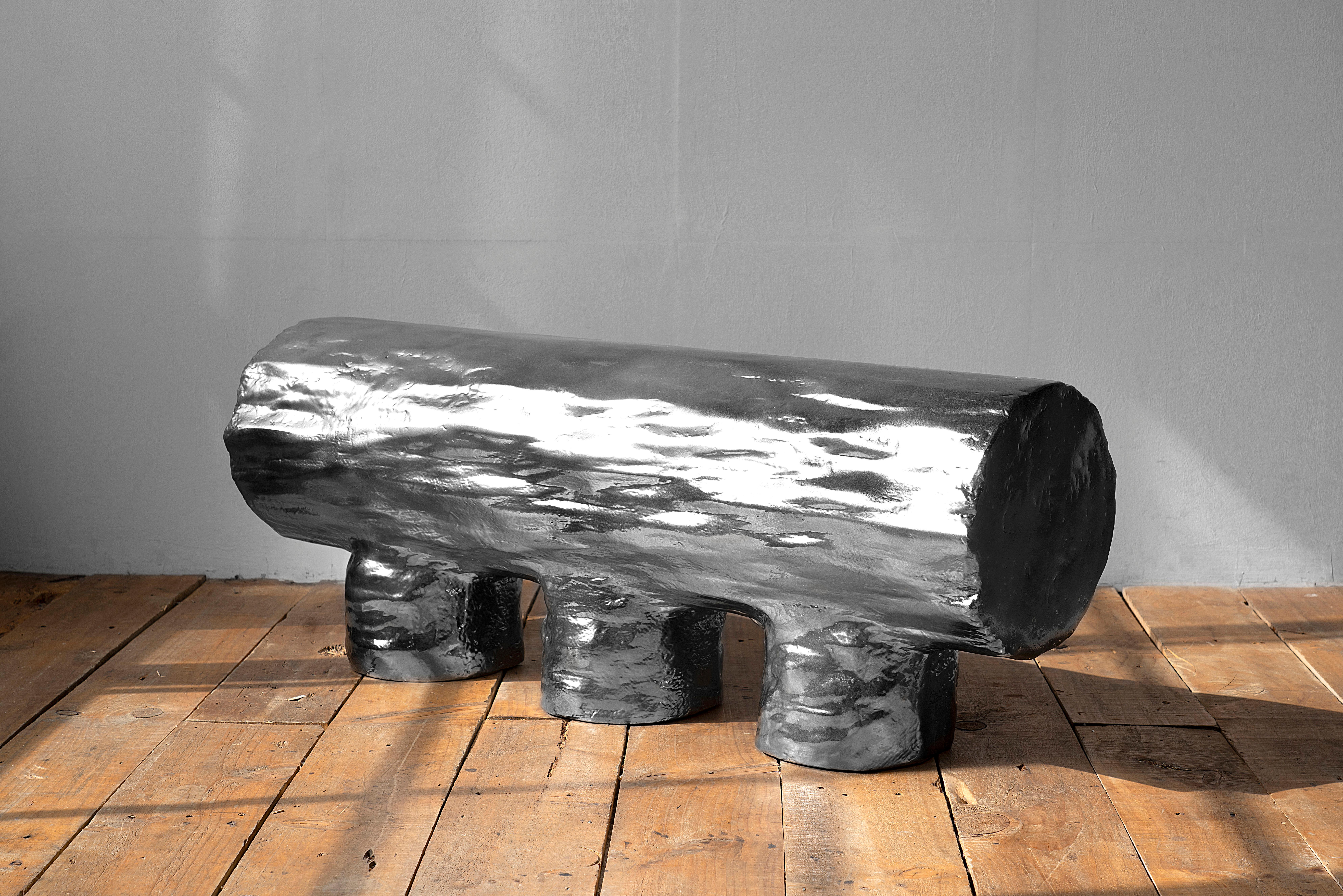 Sculptural bench by Dongwook Choi
Crest and Trough series
Dimensions: W 125 x D 39 x H 40 cm
Materials: Urethane coated EPS, Silver Coated

There may be a visual difference in color depending on the finish condition.

When two waves encounter