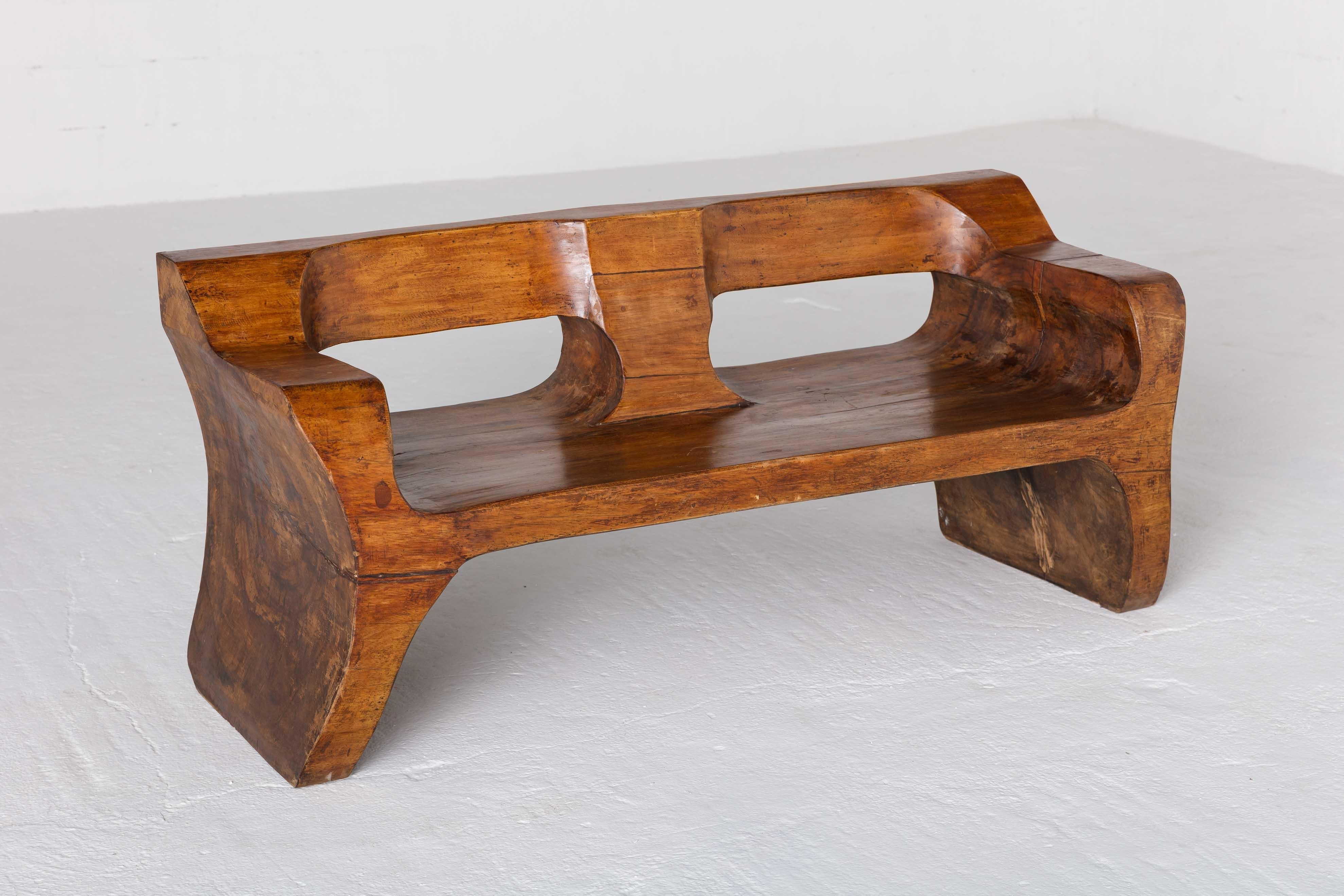 20ième siècle Banc sculptural de Jose Zanine Caldas en vente