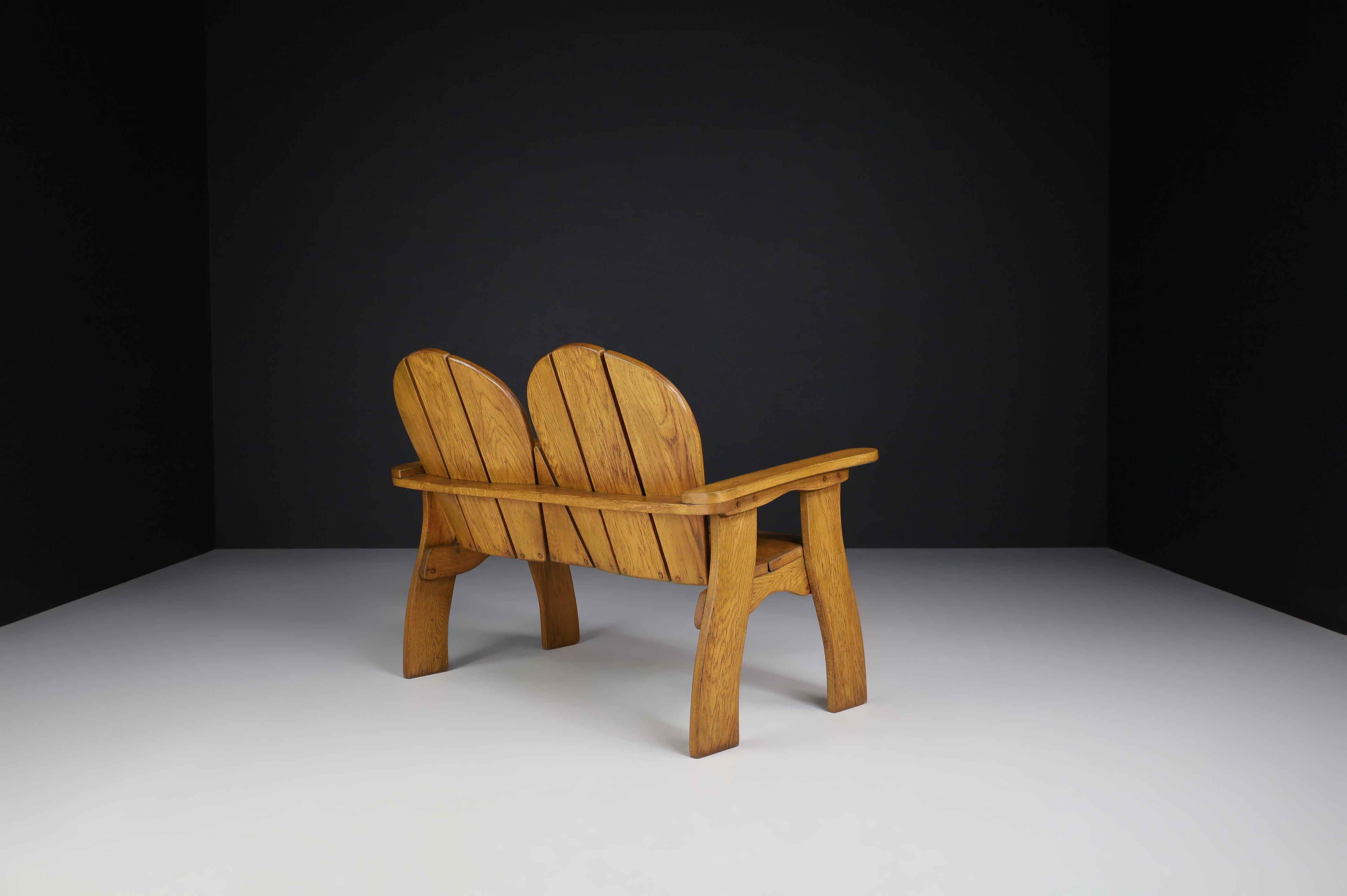 Sculptural Bench in Oak, France, 1960s In Good Condition For Sale In Almelo, NL