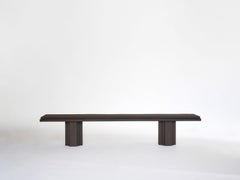 Banc sculptural en chêne européen massif brun foncé - Brut by Mokko