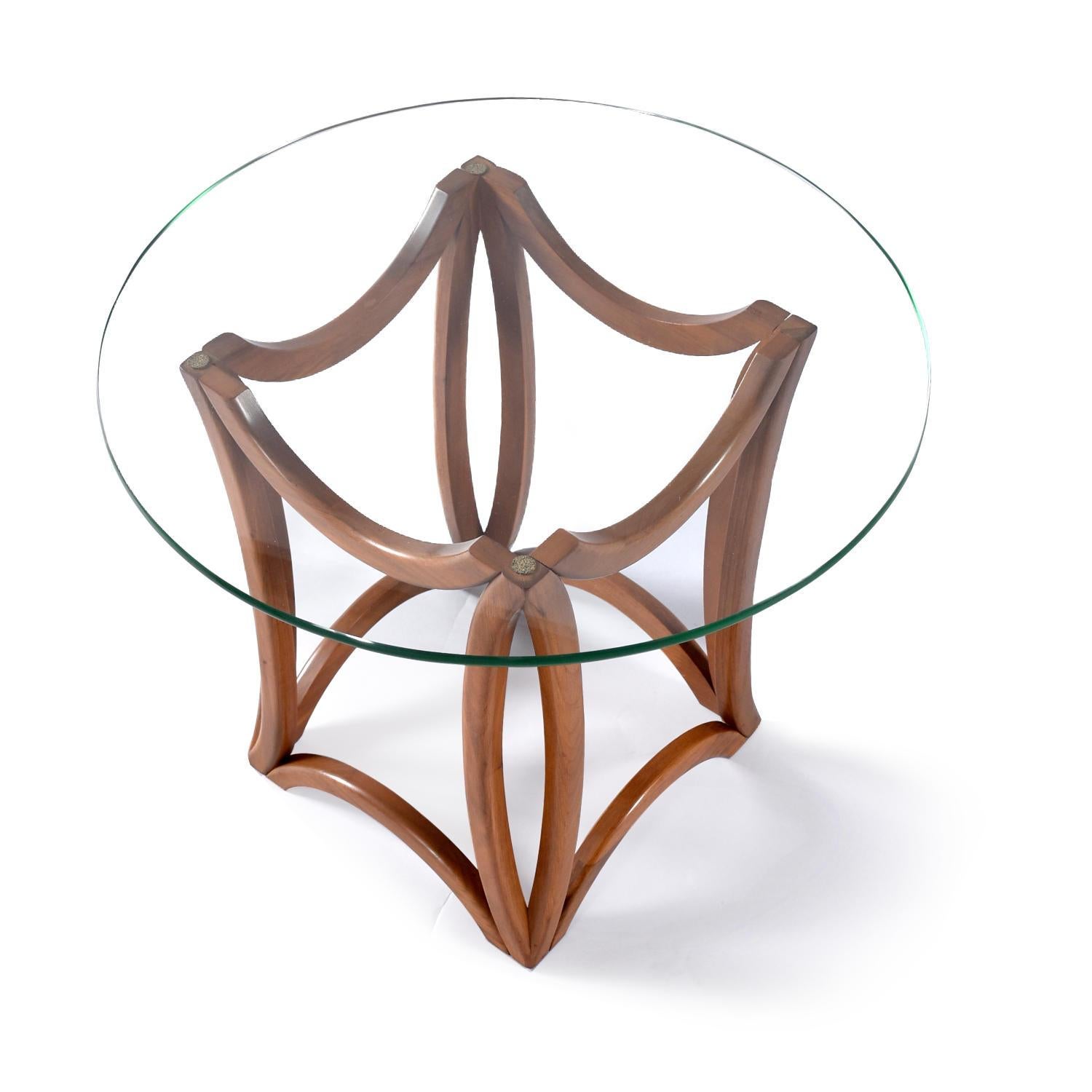 Tables d'appoint sculpturales en bois cintré de style Pearsall avec plateau en verre en vente 1