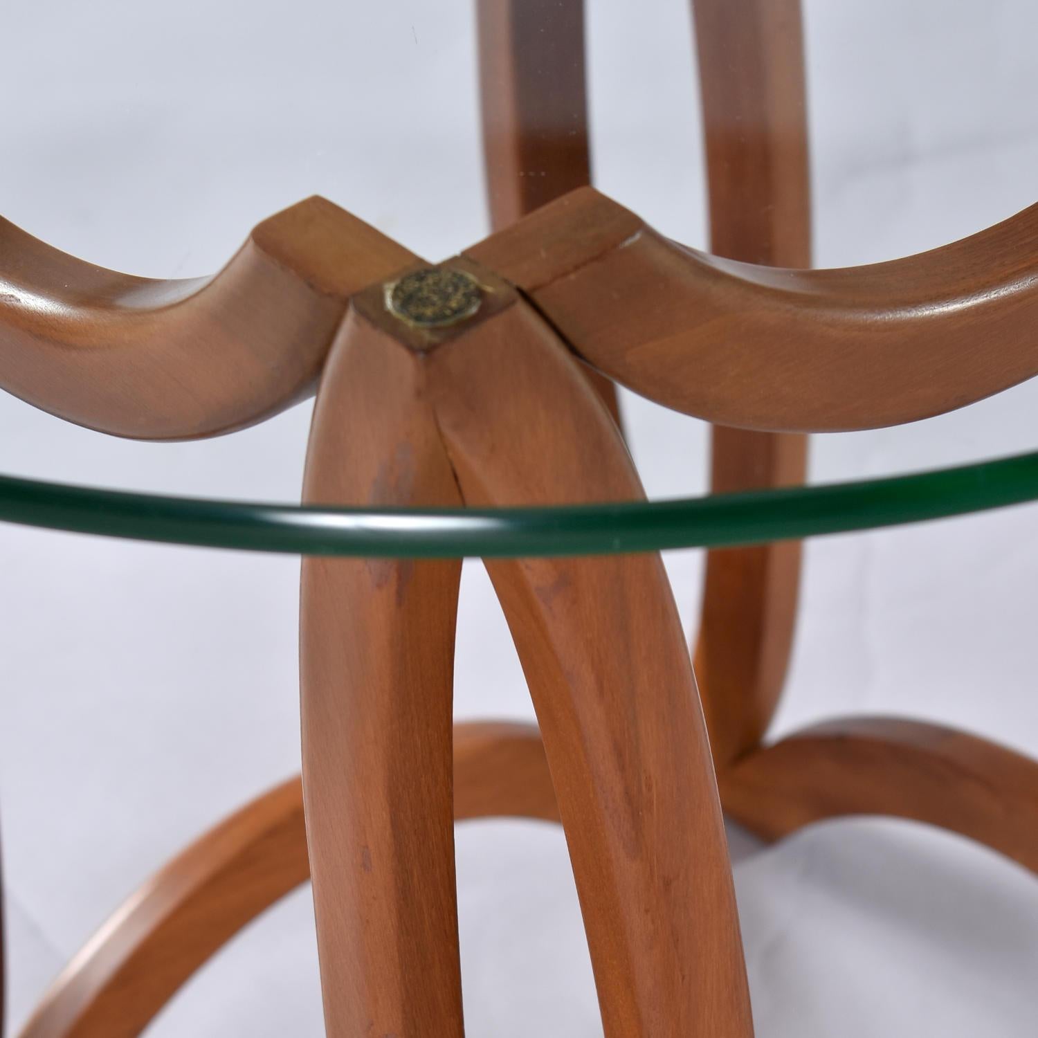 Tables d'appoint sculpturales en bois cintré de style Pearsall avec plateau en verre en vente 2