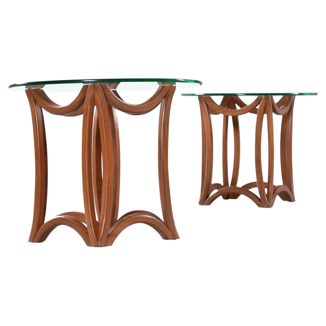 Tables d'appoint sculpturales en bois cintré de style Pearsall avec plateau en verre en vente