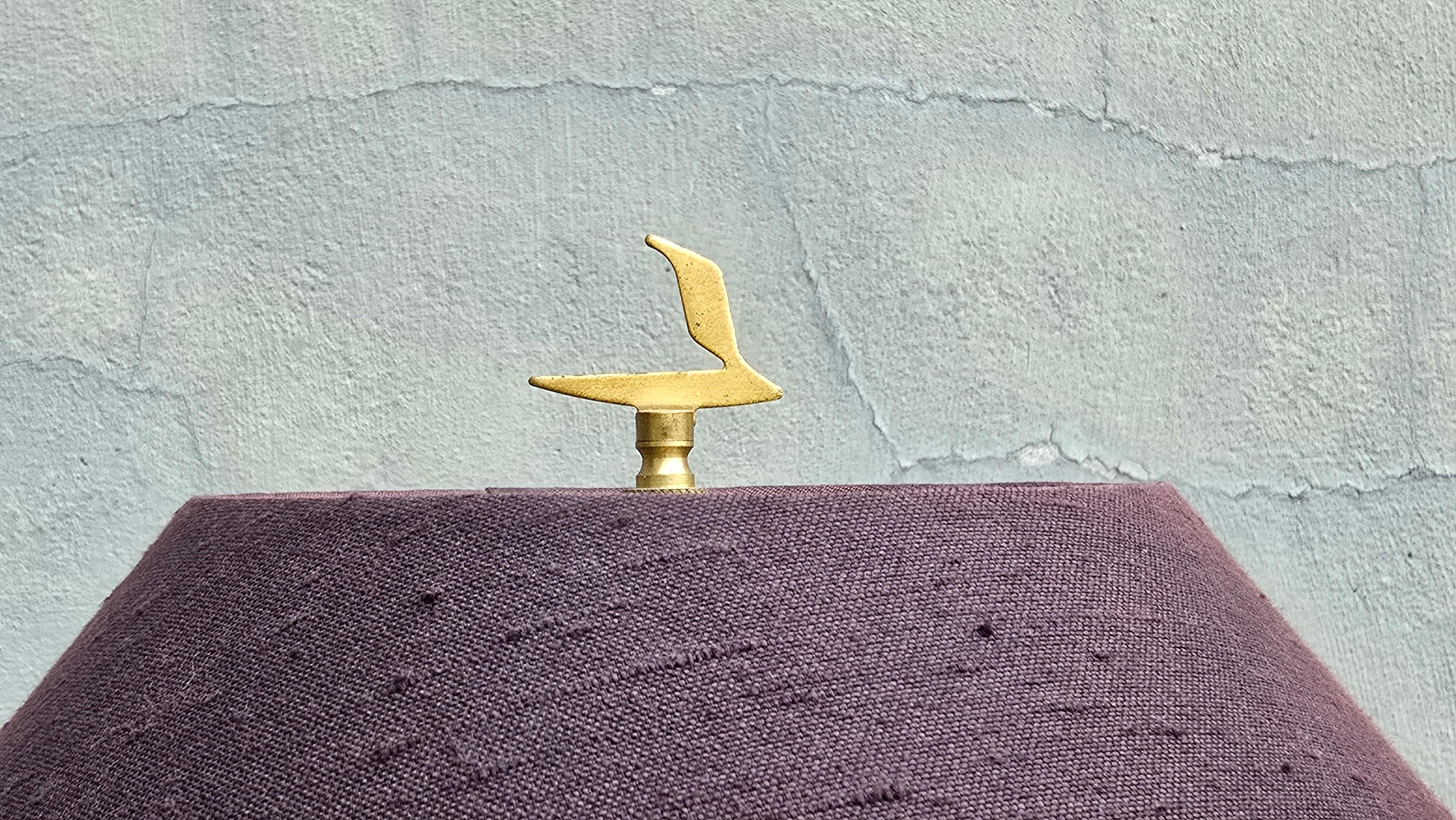 Sculptural Black and Gold Table Lamp by Leeazanne for Lam Lee Group in vendita 3