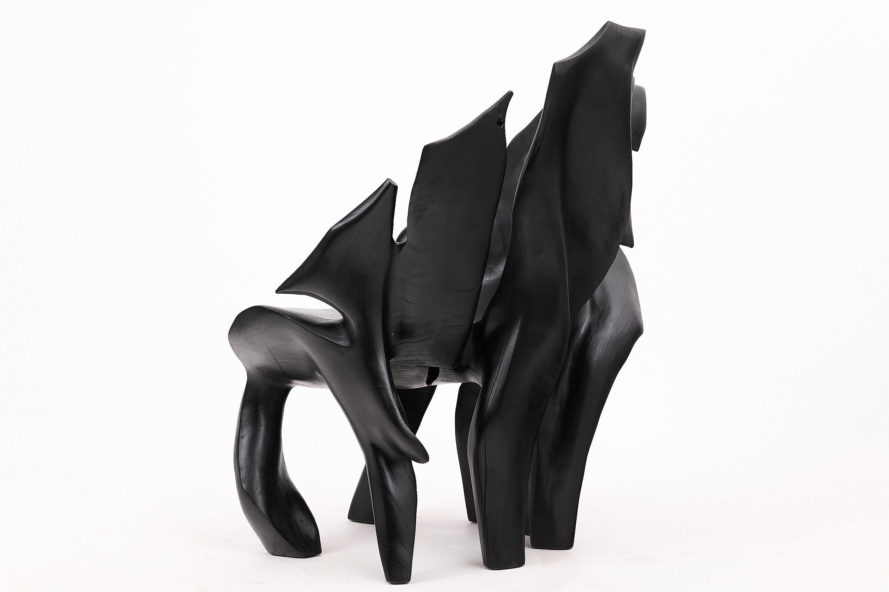 Fauteuil sculptural en Wood Wood noir carbonisé de forme organique par Logniture en vente 2
