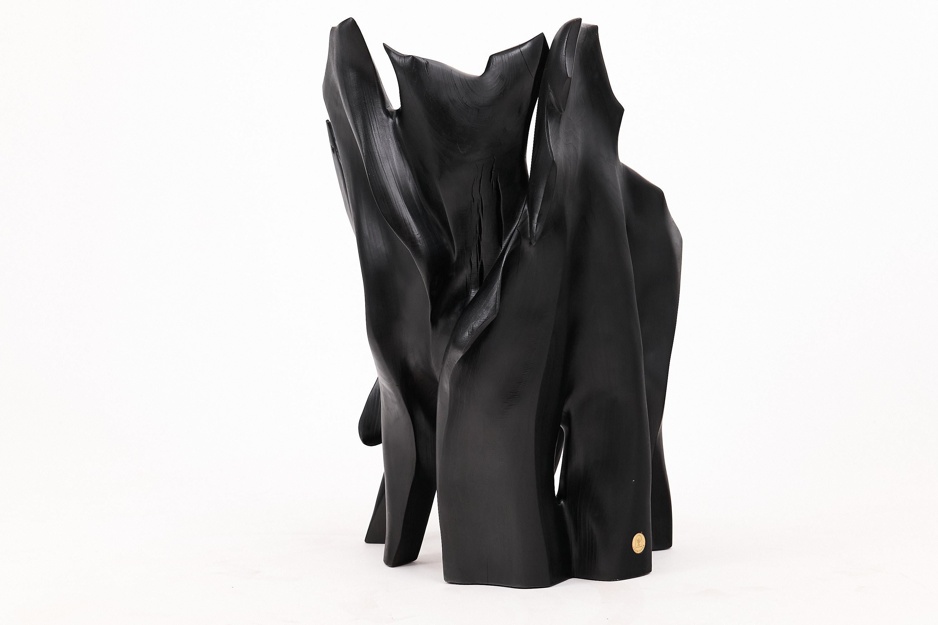 Fauteuil sculptural en Wood Wood noir carbonisé de forme organique par Logniture en vente 6