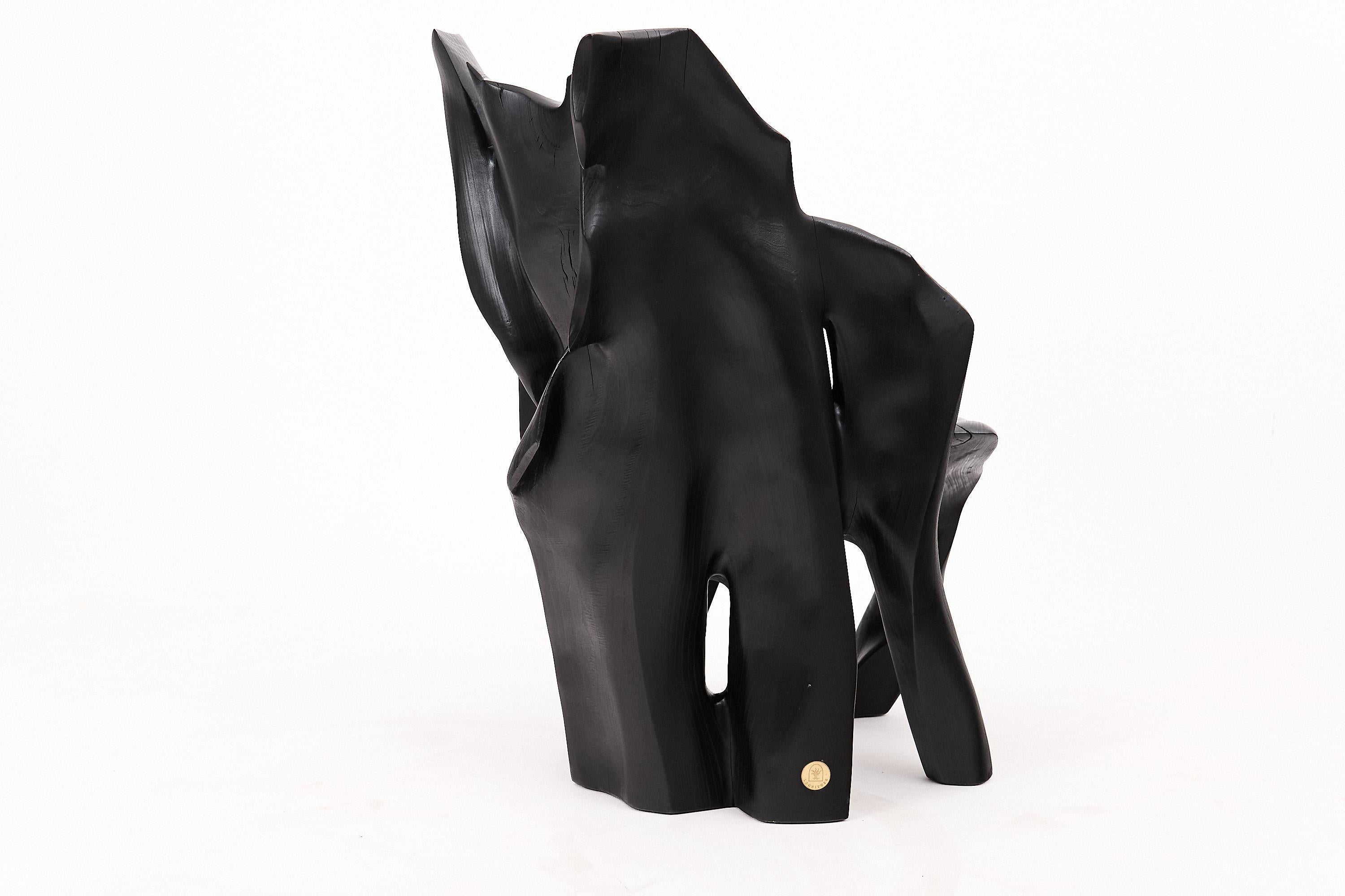 Fauteuil sculptural en Wood Wood noir carbonisé de forme organique par Logniture en vente 8