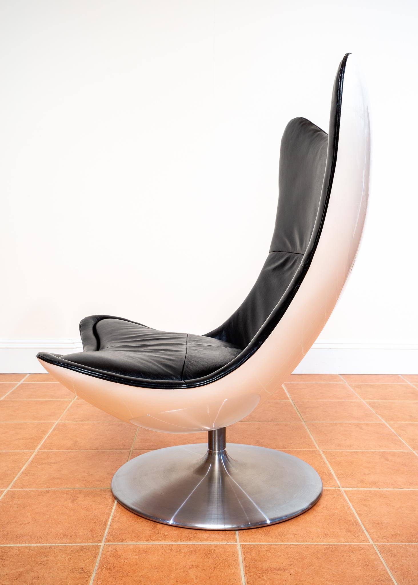 Steel Sculptural Black Leather Swivel Lounge Chair by Terence Conran Glove Chair Space For Sale