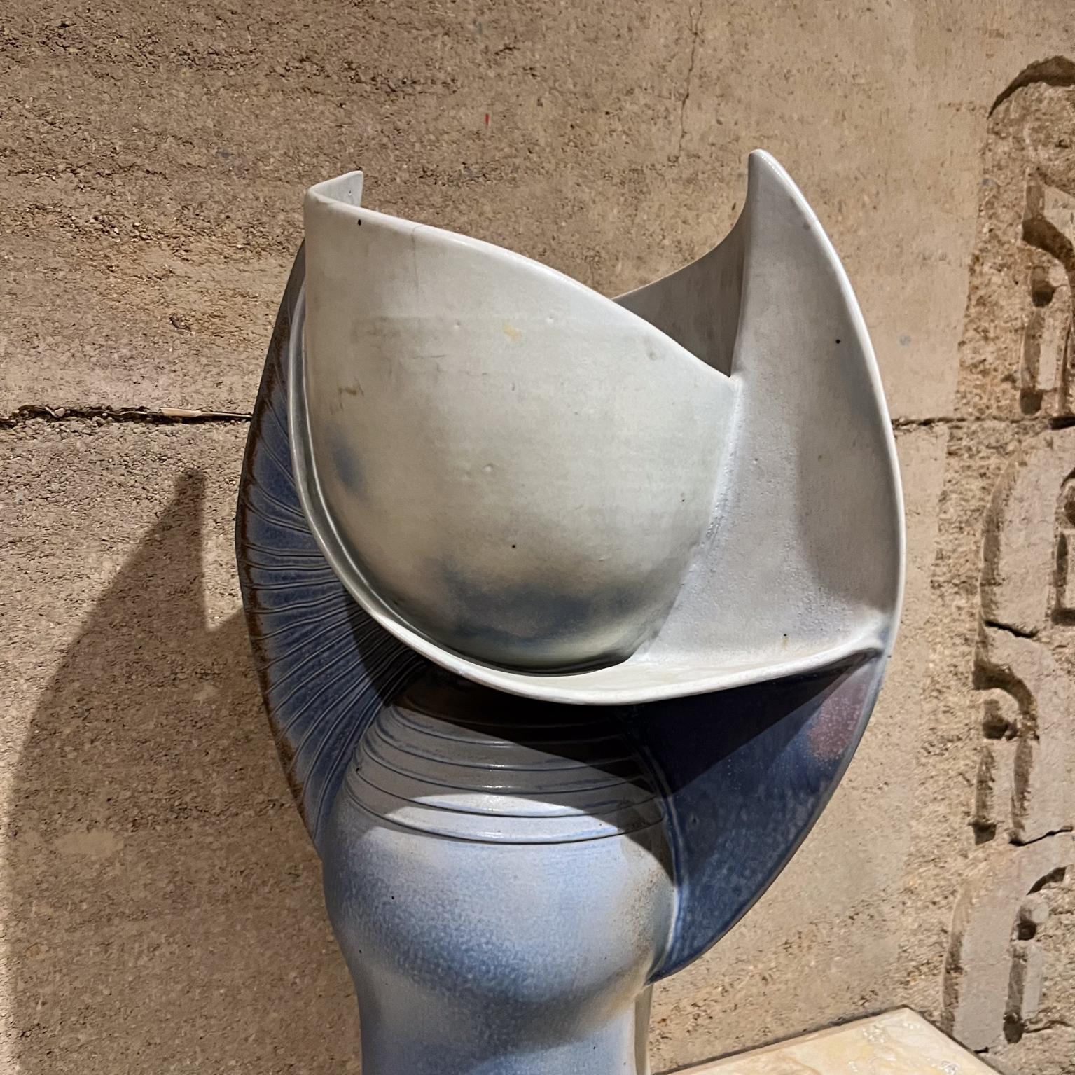 Scultura in ceramica blu Studio Pottery di Sclight in vendita 4