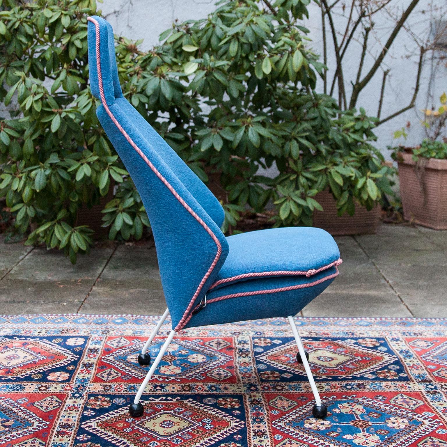 French Sculptural Blue Fabric Easy Chair, France, 1950 For Sale