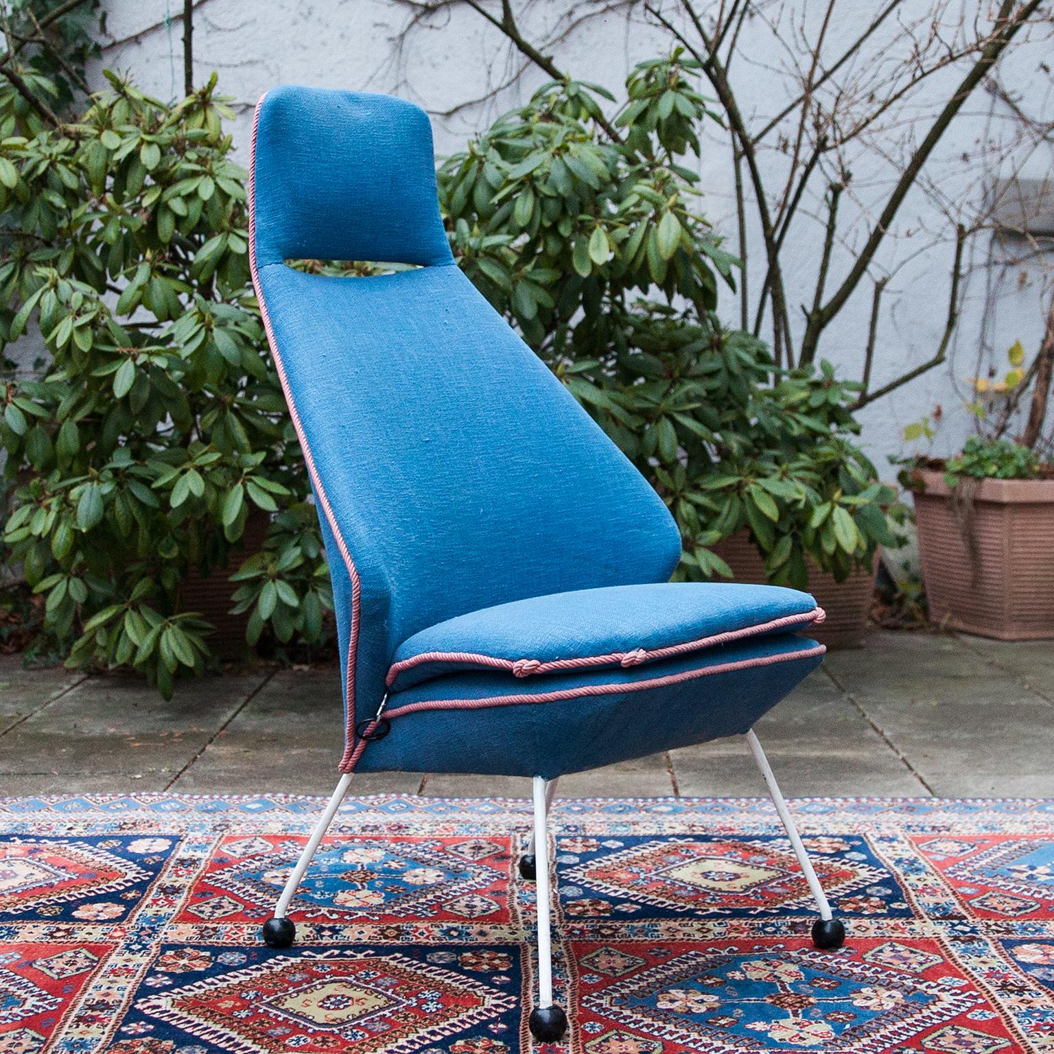 Mid-20th Century Sculptural Blue Fabric Easy Chair, France, 1950 For Sale