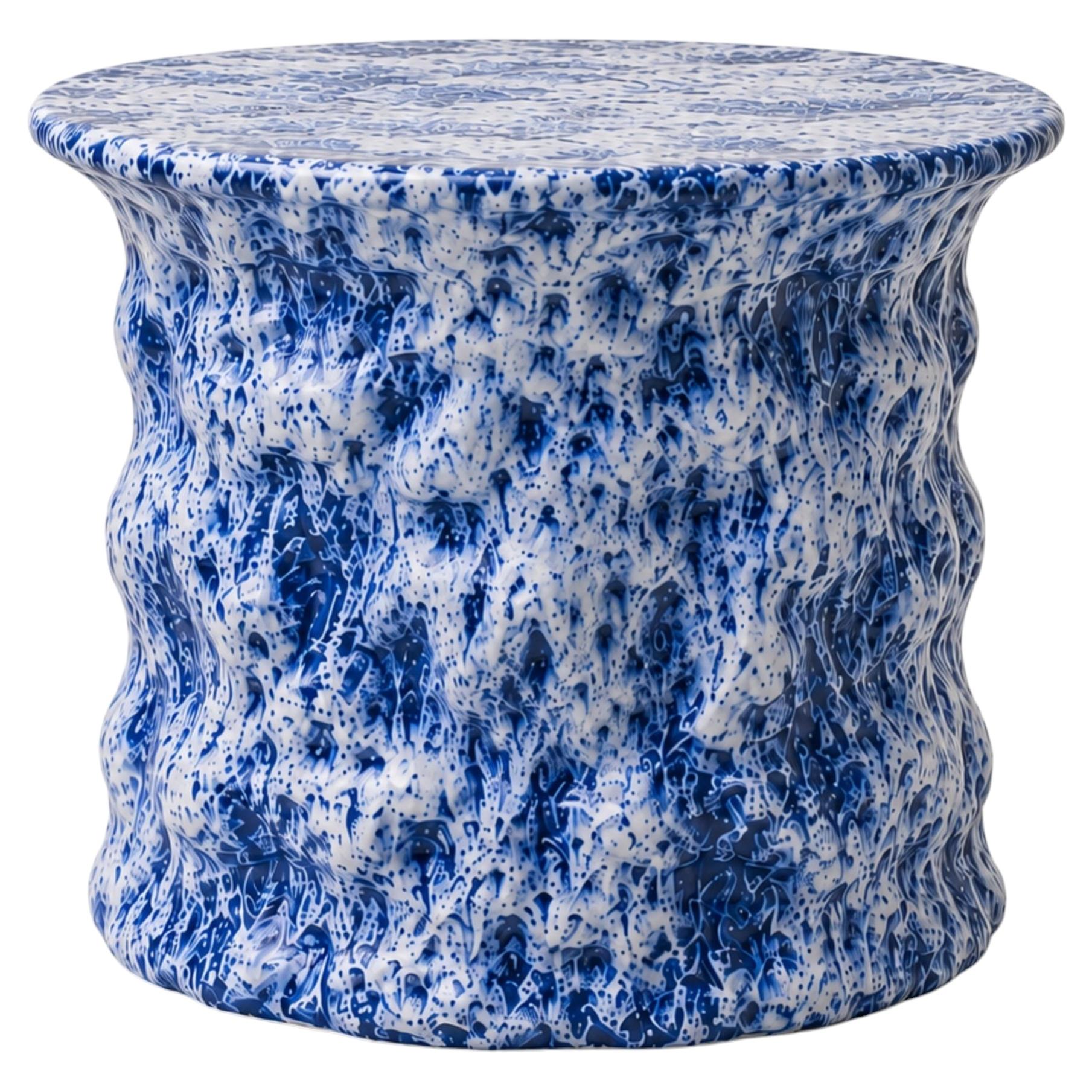 Table d'appoint sculpturale à glaçure bleue, réalisée à la main par Kerry Hastings, au design unique