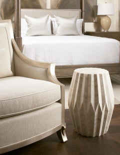 Table sculpturale en marqueterie d'os, table Tabla, en stock