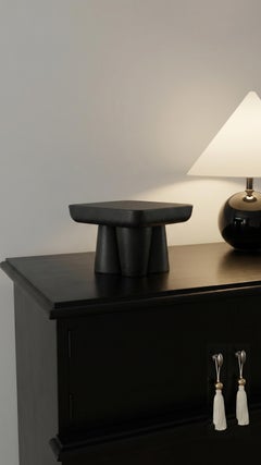 Librero Homme Escultórico Orgánico Moderno en Fundición de Hormigón Negro by Alentes Atelier A