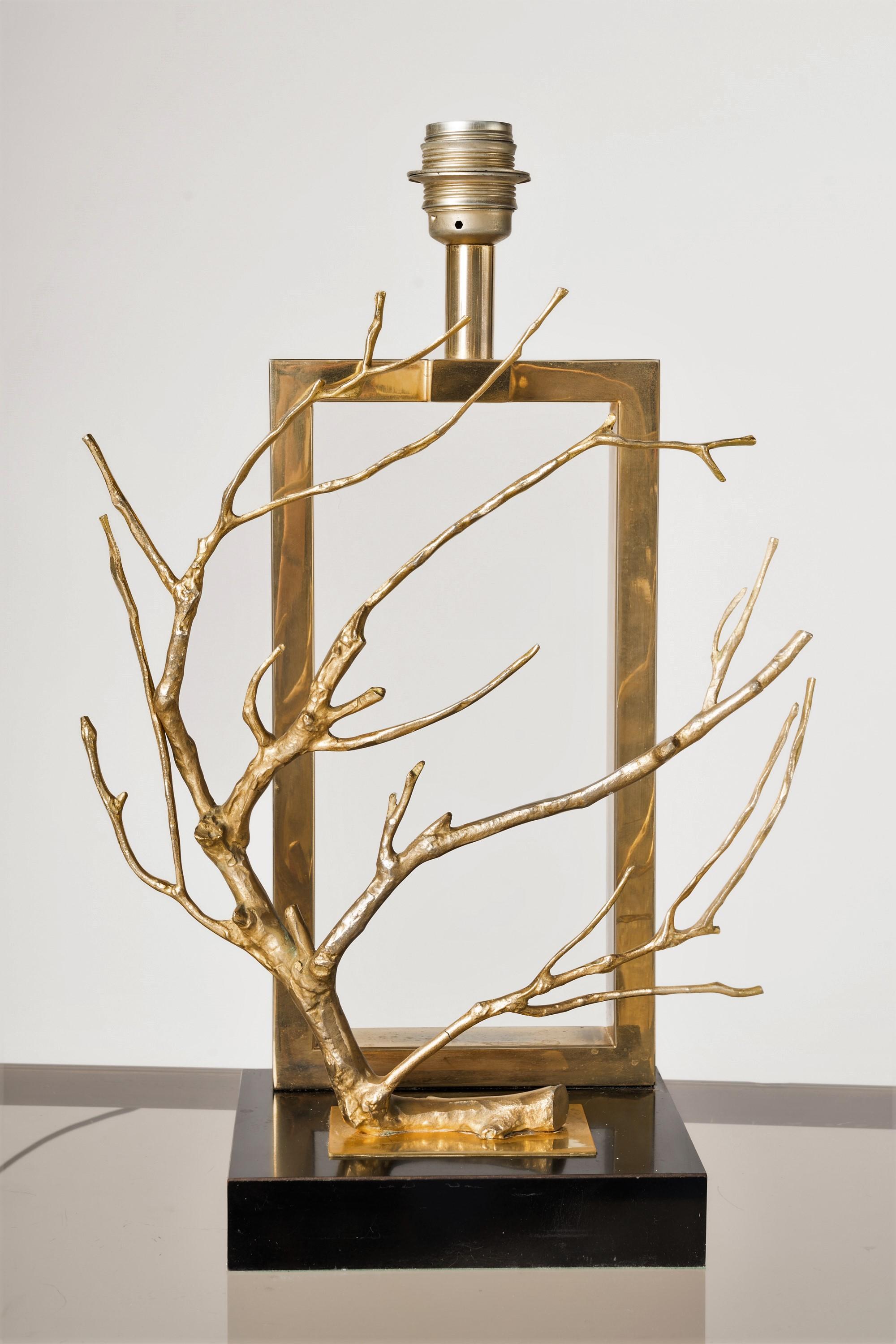 Doré Lampe de bureau sculpturale en forme de branche d'arbre en laiton et doré, France, années 1970 en vente