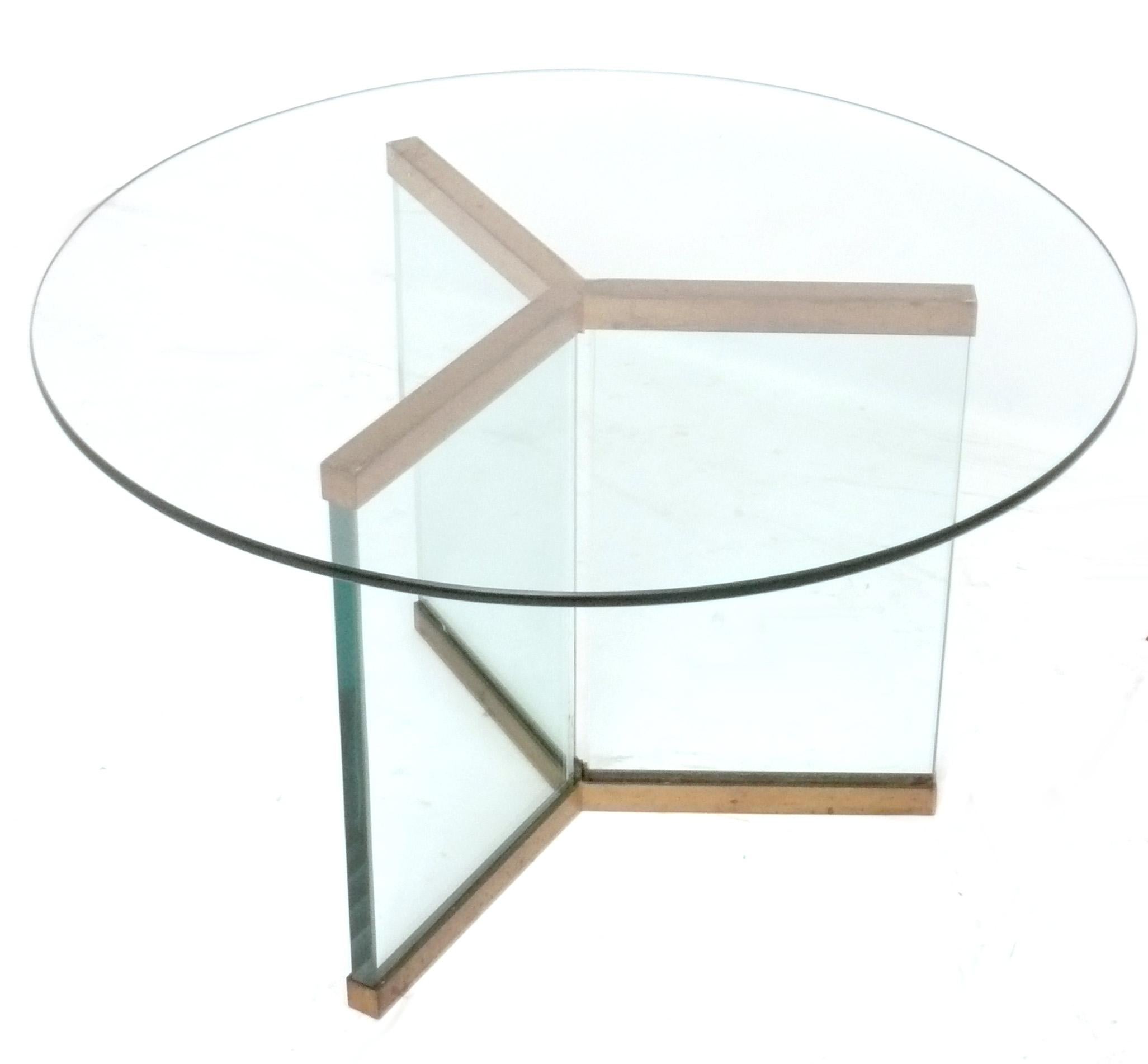Mid-Century Modern Table basse sculpturale en laiton et verre par Leon Rosen pour Pace en vente