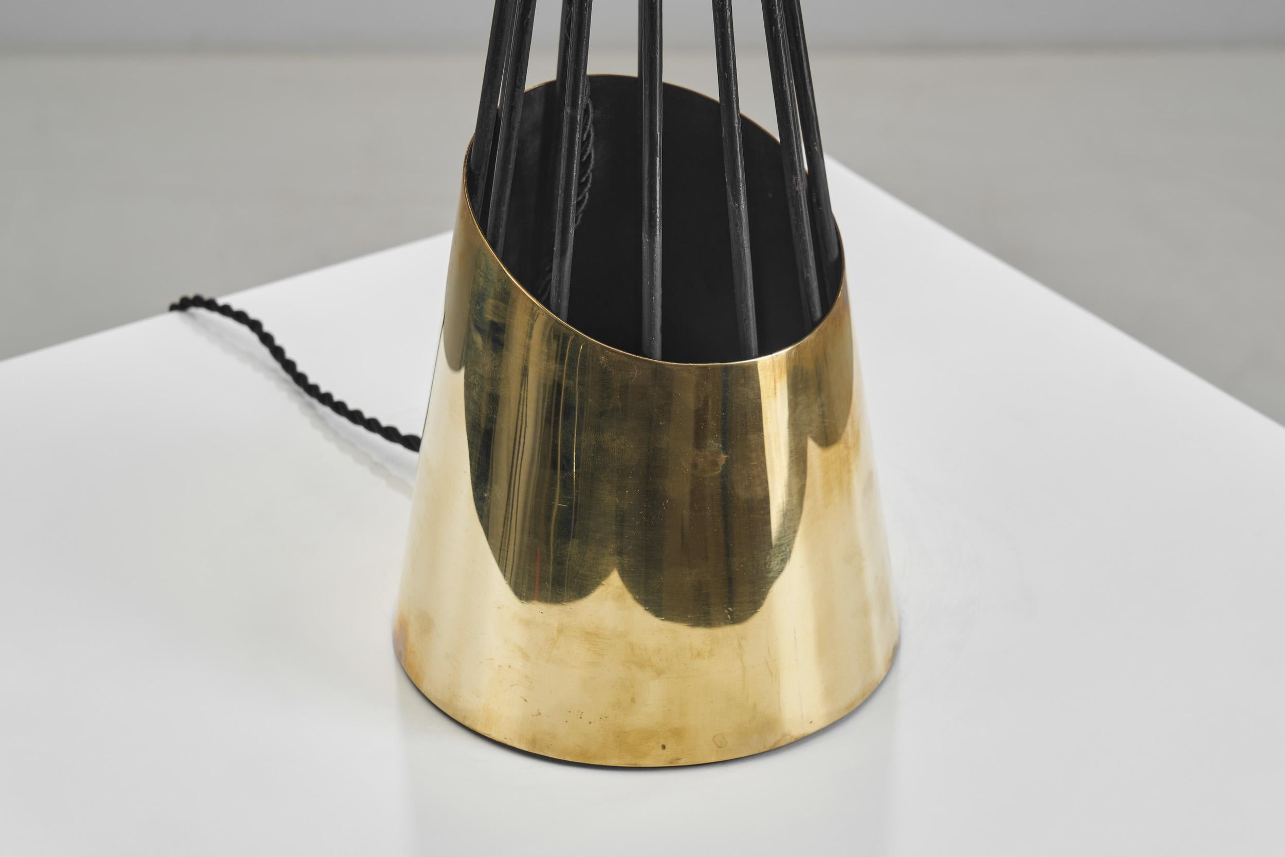 Sculptural Brass and Lacquered Metal Table Lamp, Denmark 1960s For Sale 8