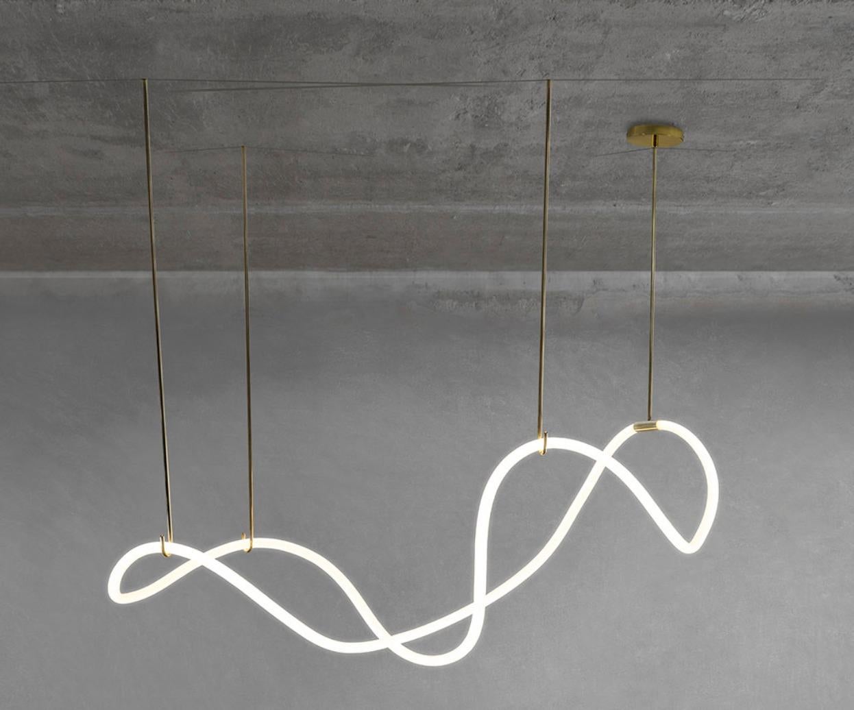 Postmoderne Lampe à suspension circulaire sculpturale en laiton Itaca de Morghen Studio en vente