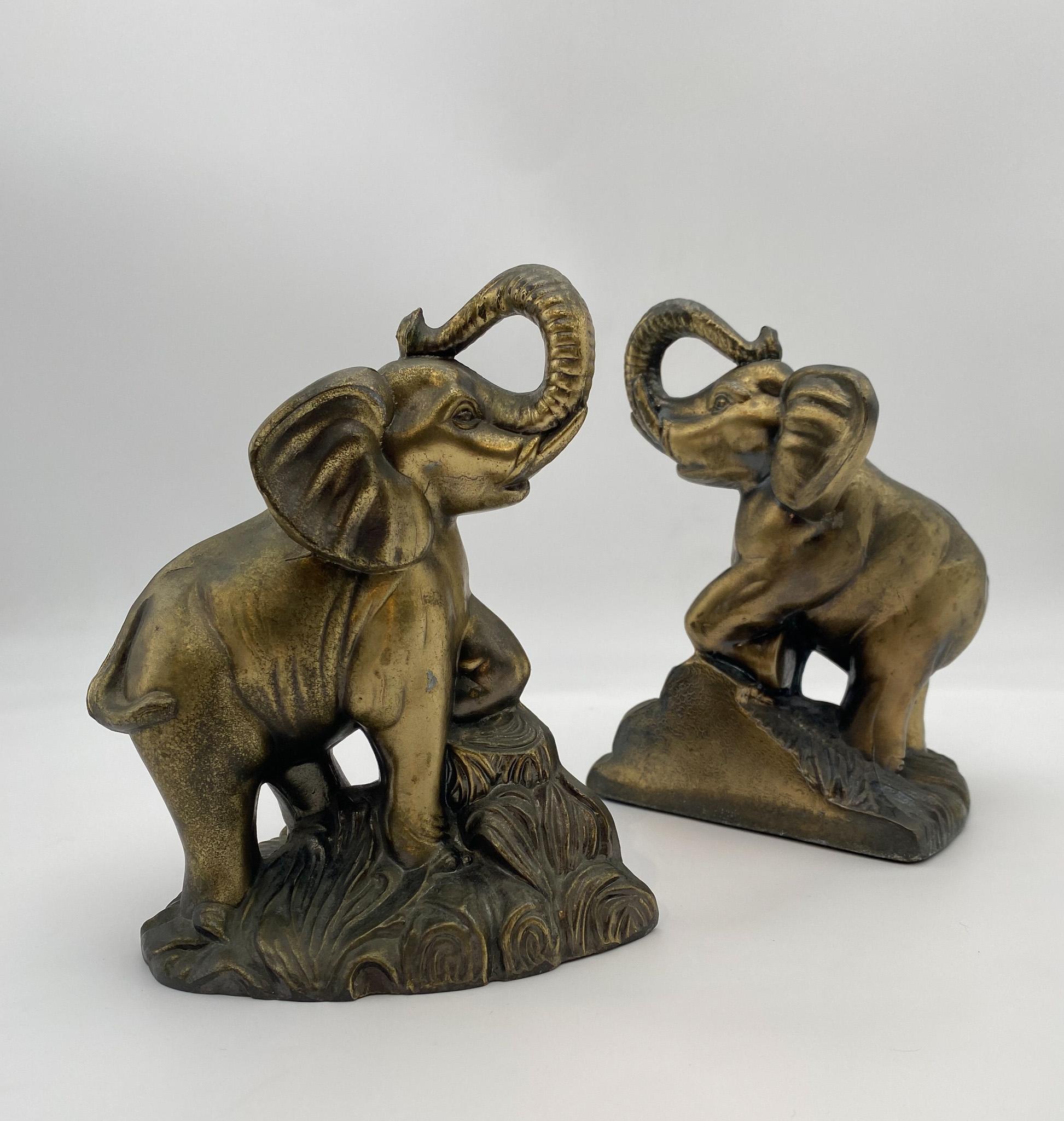 Skulpturale Elefanten-Buchstützen aus Messing,  1970's  im Angebot 4