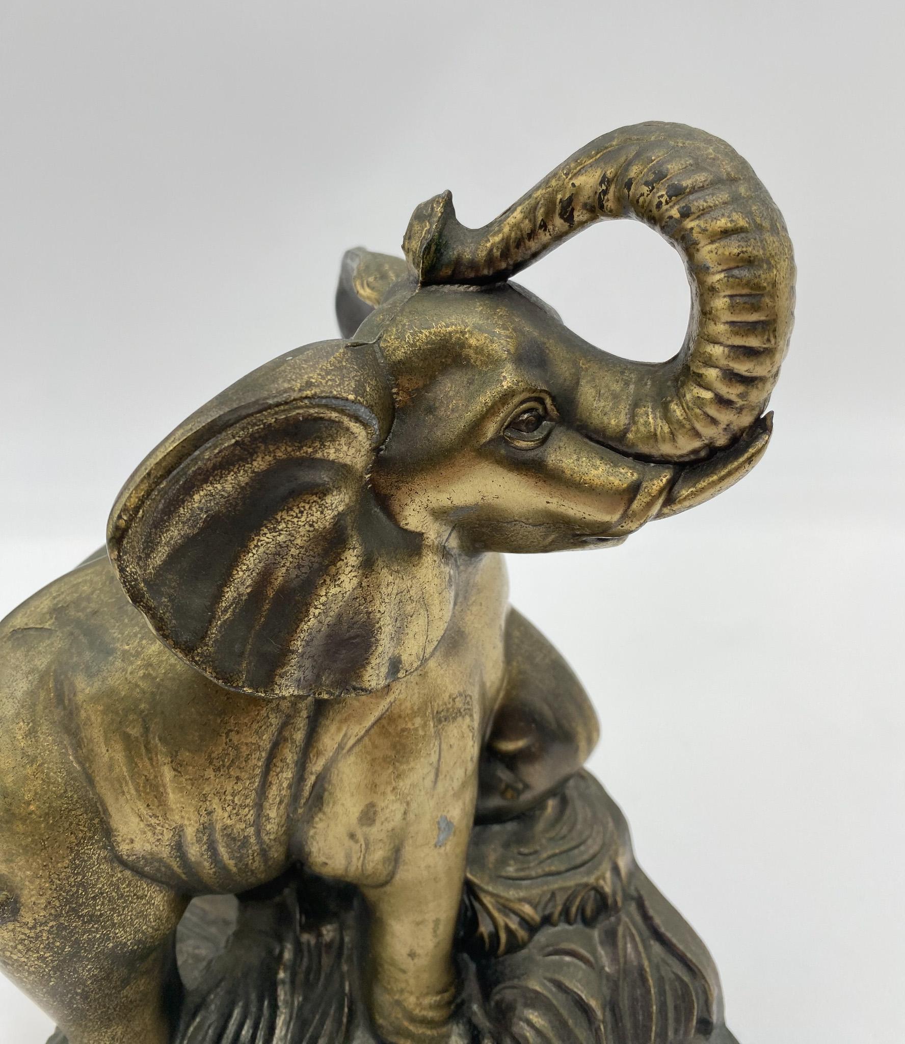 Skulpturale Elefanten-Buchstützen aus Messing,  1970's  (Moderne der Mitte des Jahrhunderts) im Angebot