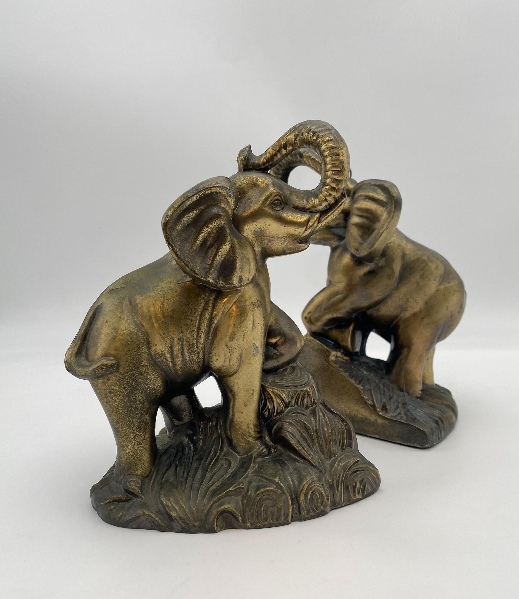 Skulpturale Elefanten-Buchstützen aus Messing,  1970's  im Angebot 3