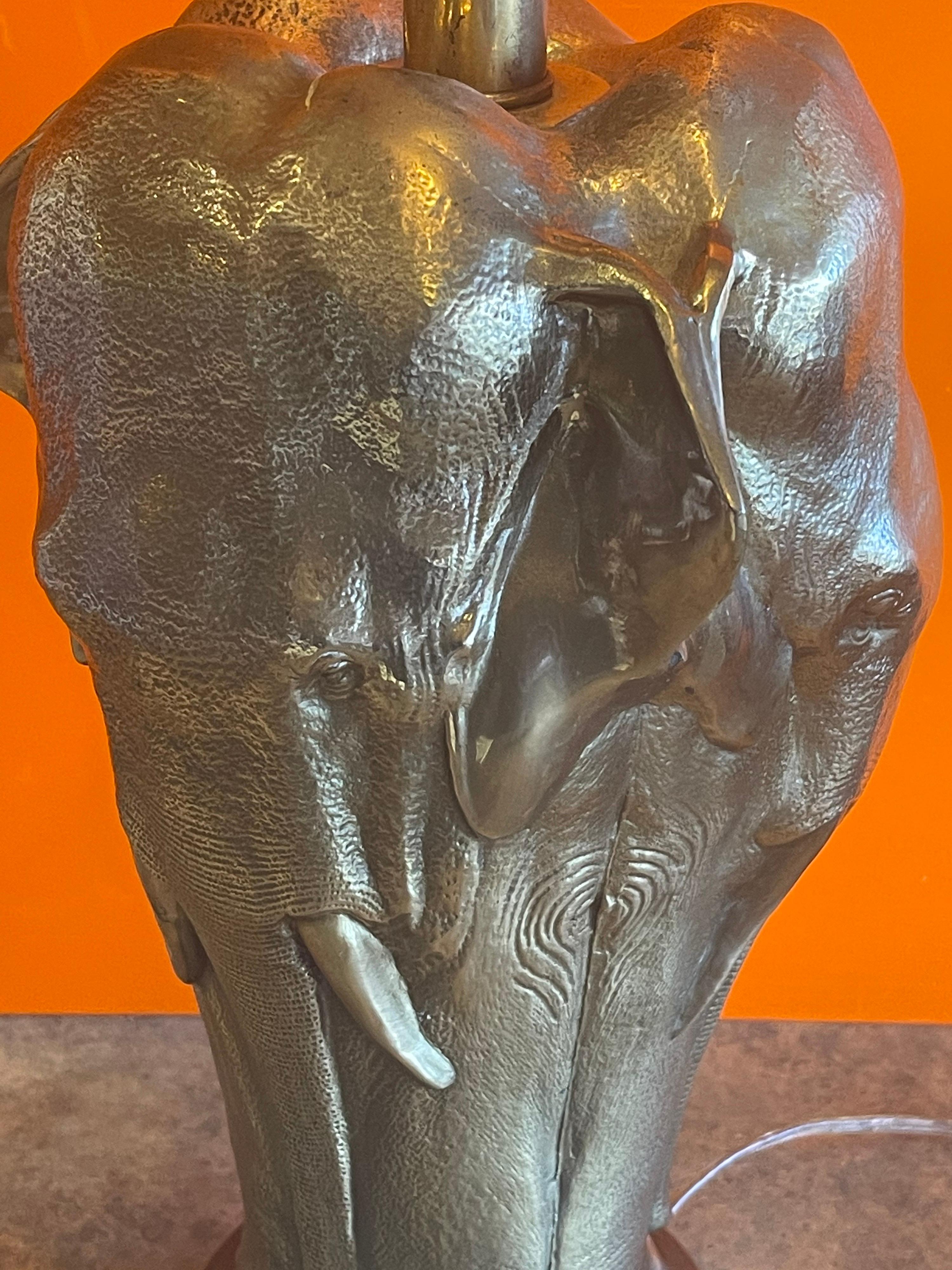 Lampe de bureau éléphant sculpturale en laiton de Tyndale pour Frederick Cooper Lamp Co. en vente 1