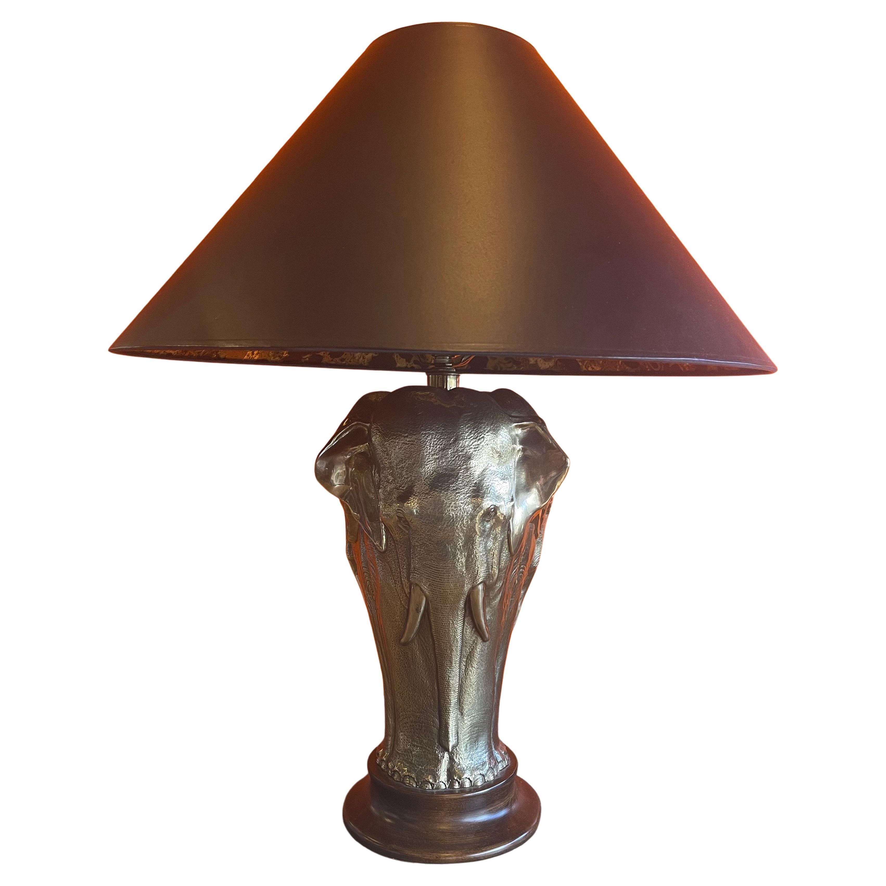 Lampe de bureau éléphant sculpturale en laiton de Tyndale pour Frederick Cooper Lamp Co.