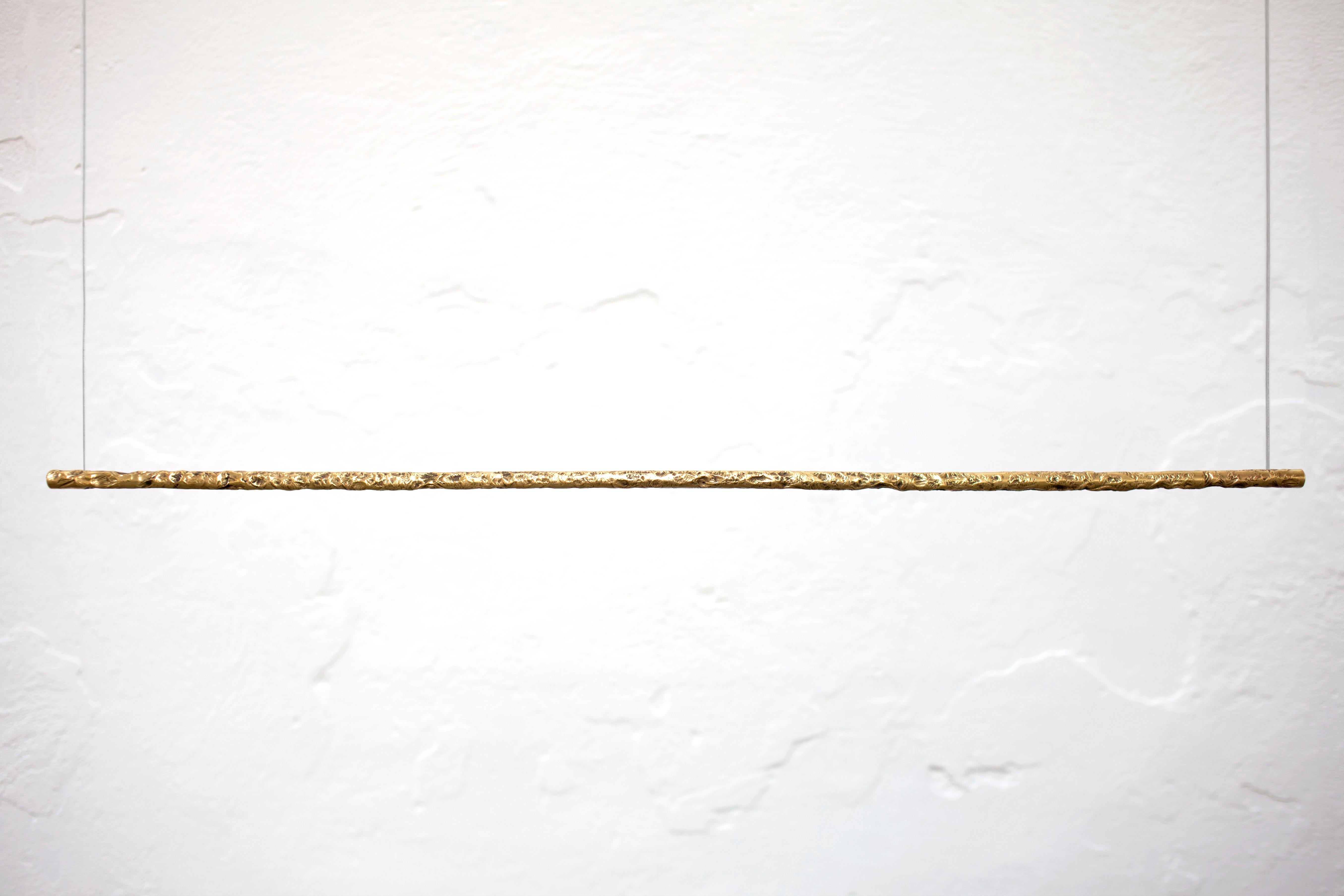 Langgestreckte Bar Form Satin Brass Contemporary Pendelleuchte von Morghen Studio (21. Jahrhundert und zeitgenössisch) im Angebot