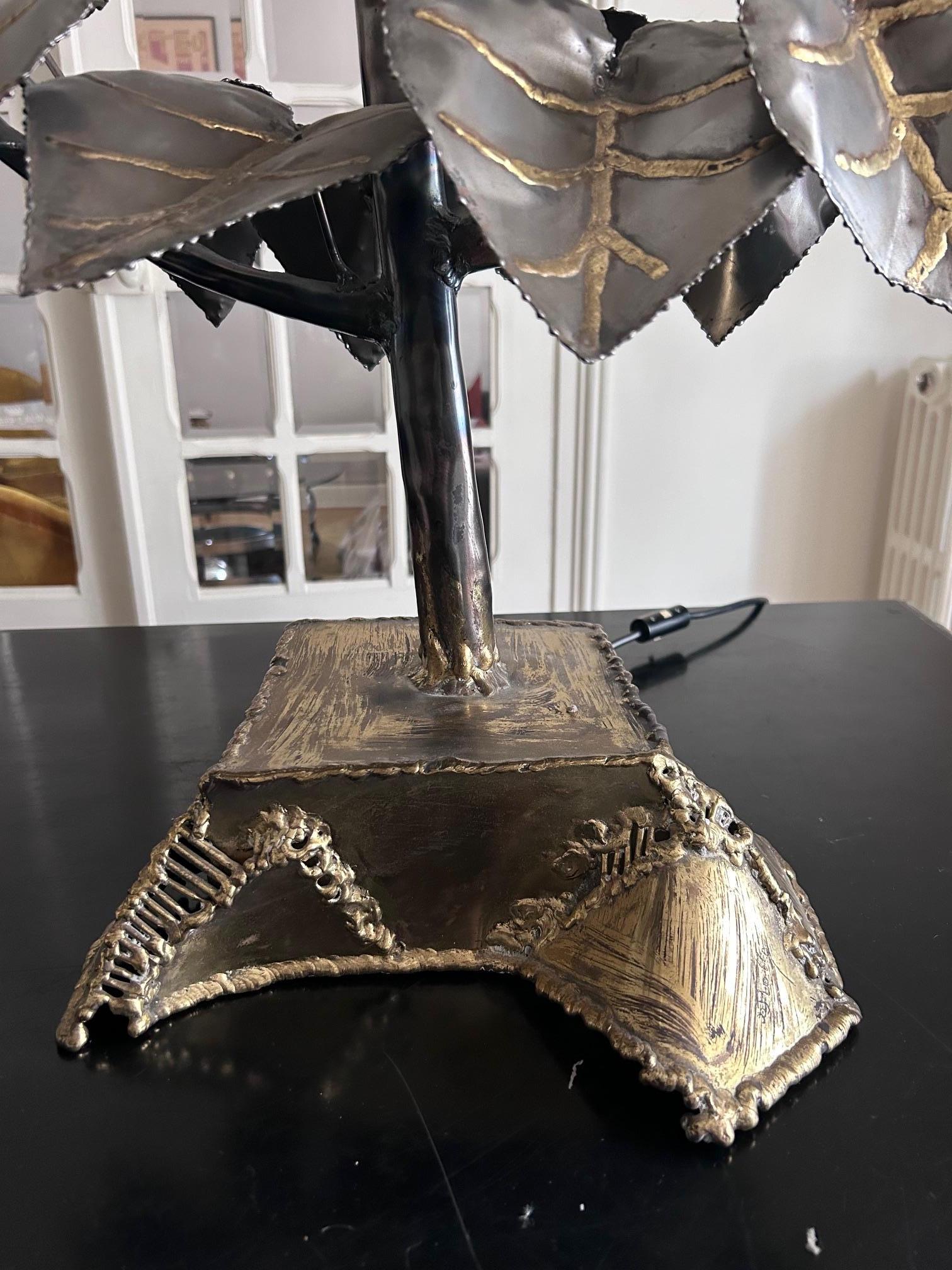 Brass sculptural brass table lamp from the 1970's For Sale