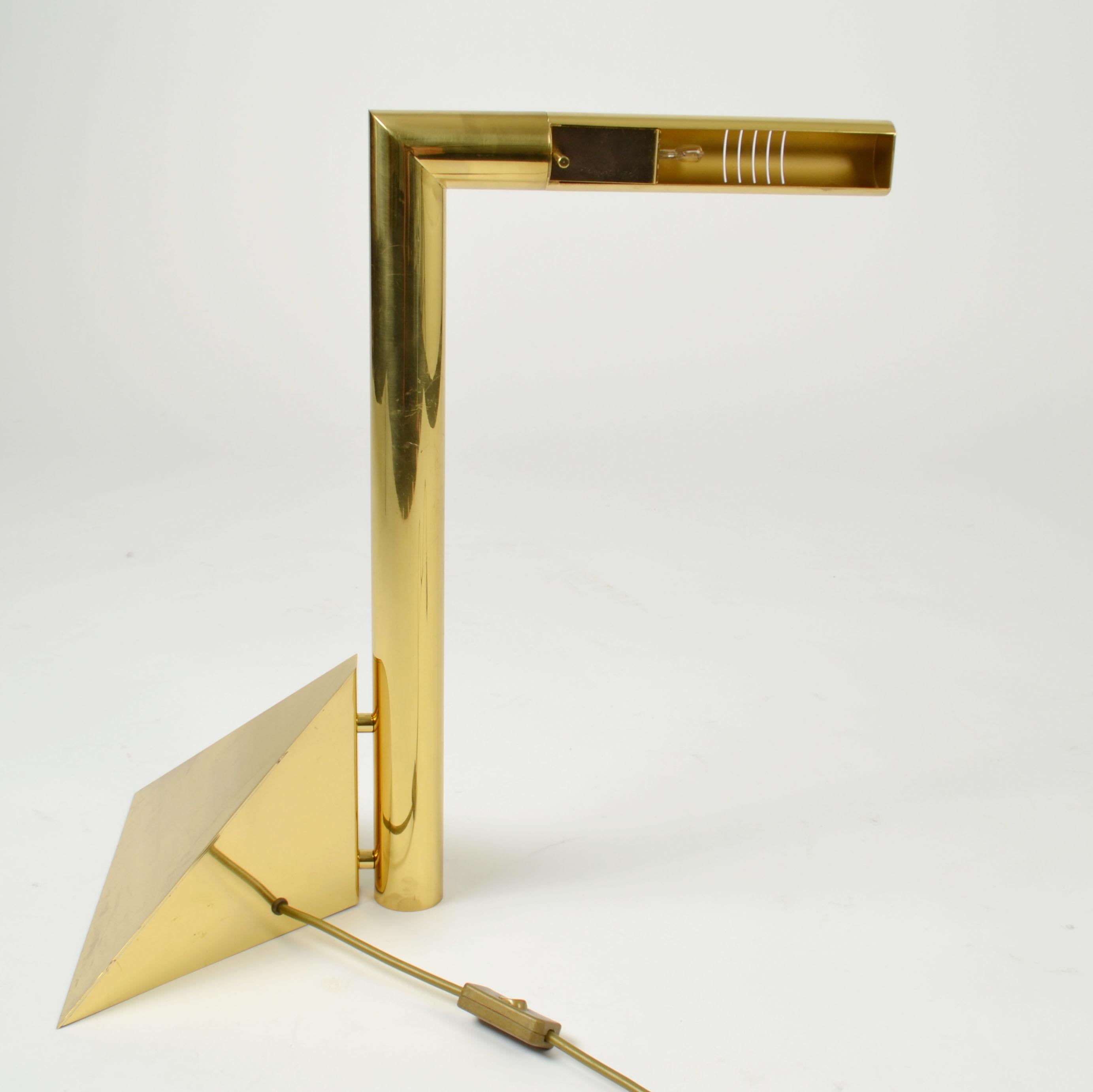 Late 20th Century Sculptural Brass Tubular Table Lamp on Pyramide Foot