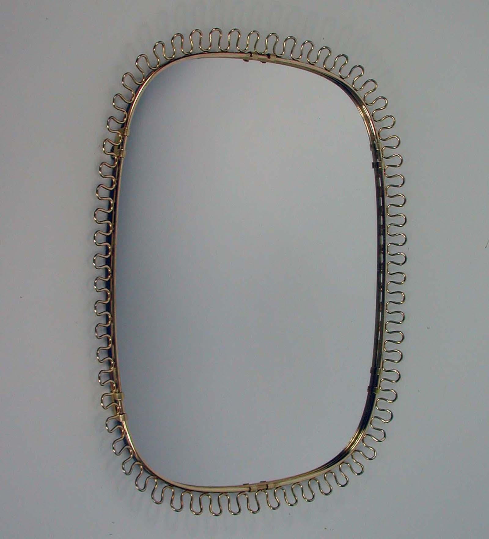 Sculptural Brass Wall Mirror by Josef Frank for Svenskt Tenn, 1950s In Good Condition In NUEMBRECHT, NRW