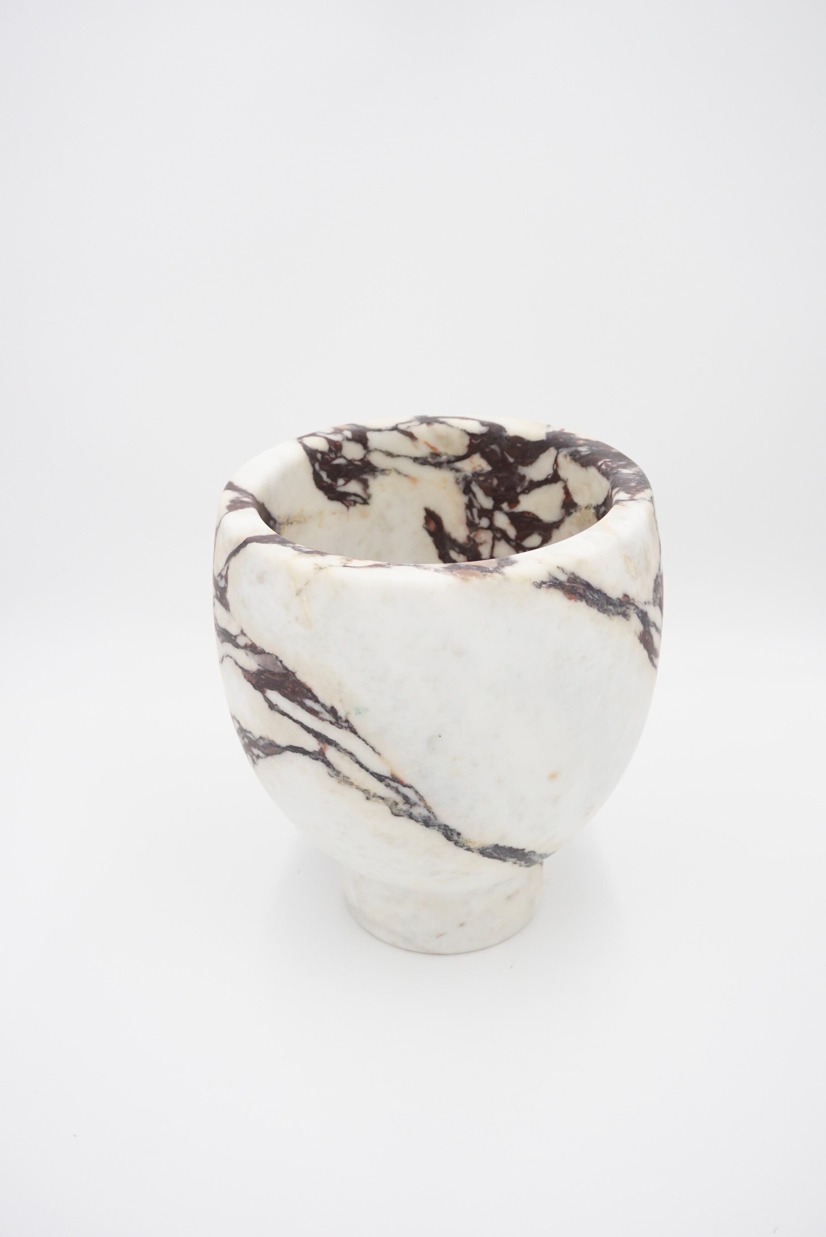 XXIe siècle et contemporain Vase sculptural en marbre Breccia Medicea « Pandora » de Lorenzo Ciompi, 2021 en vente