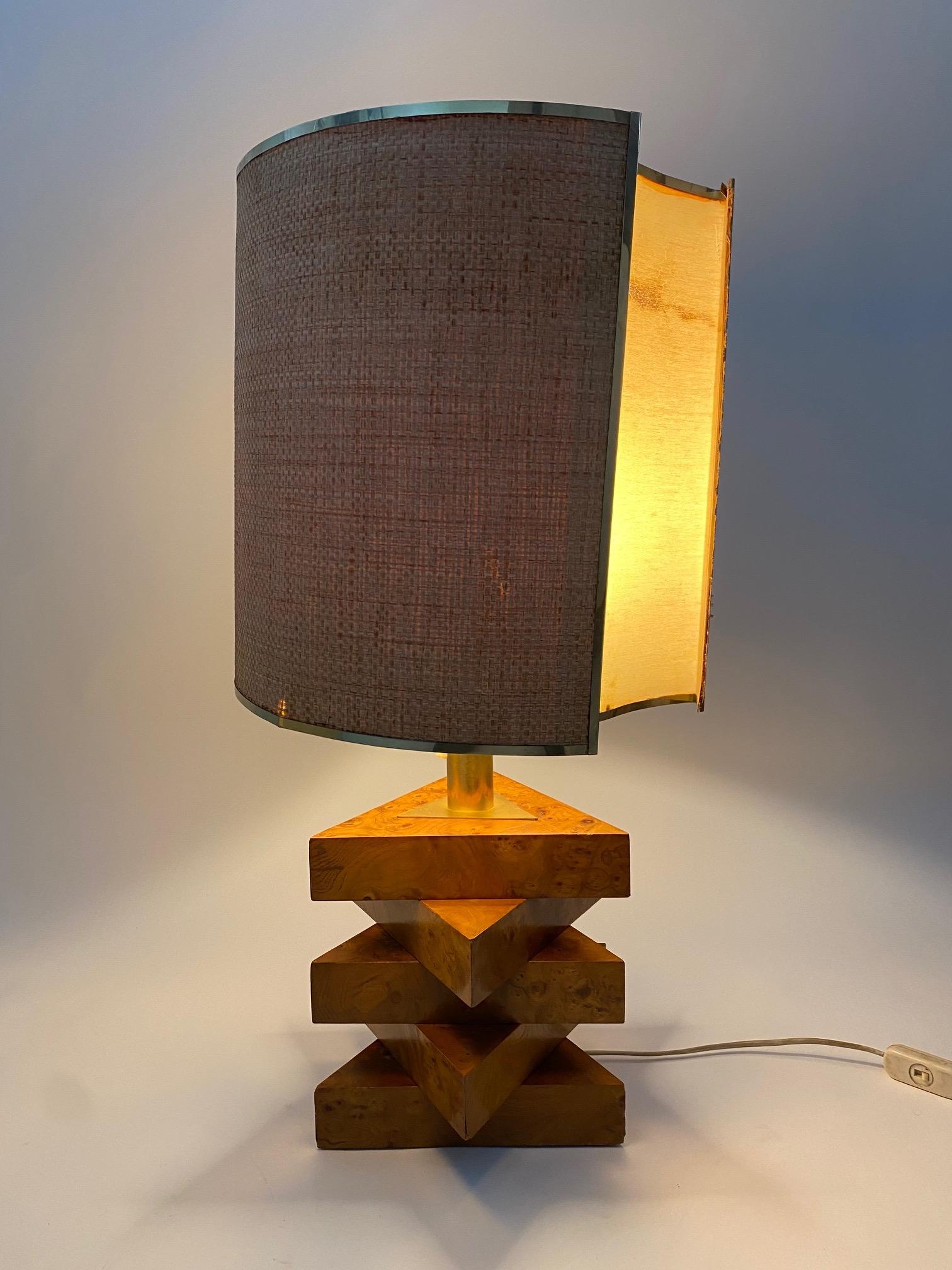Hollywood Regency Lampada da tavolo scultorea in radica, Italia, anni '70 in vendita