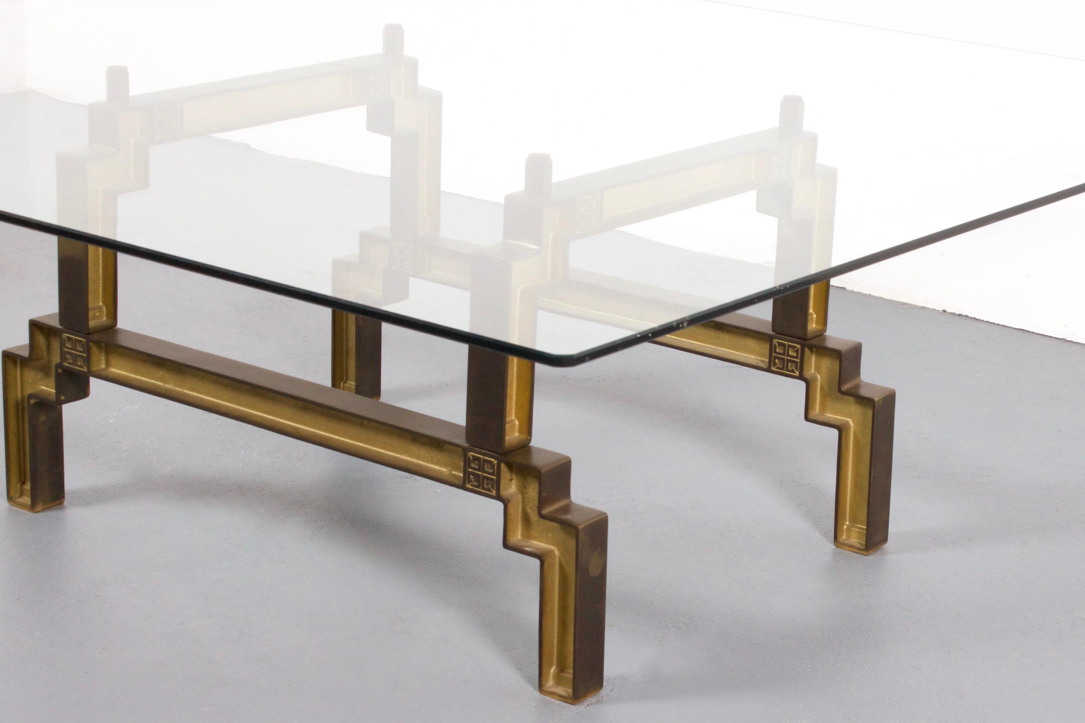 Sculptural Bronze and Glass Coffee Table by Peter Ghyczy In Good Condition For Sale In Echt, NL