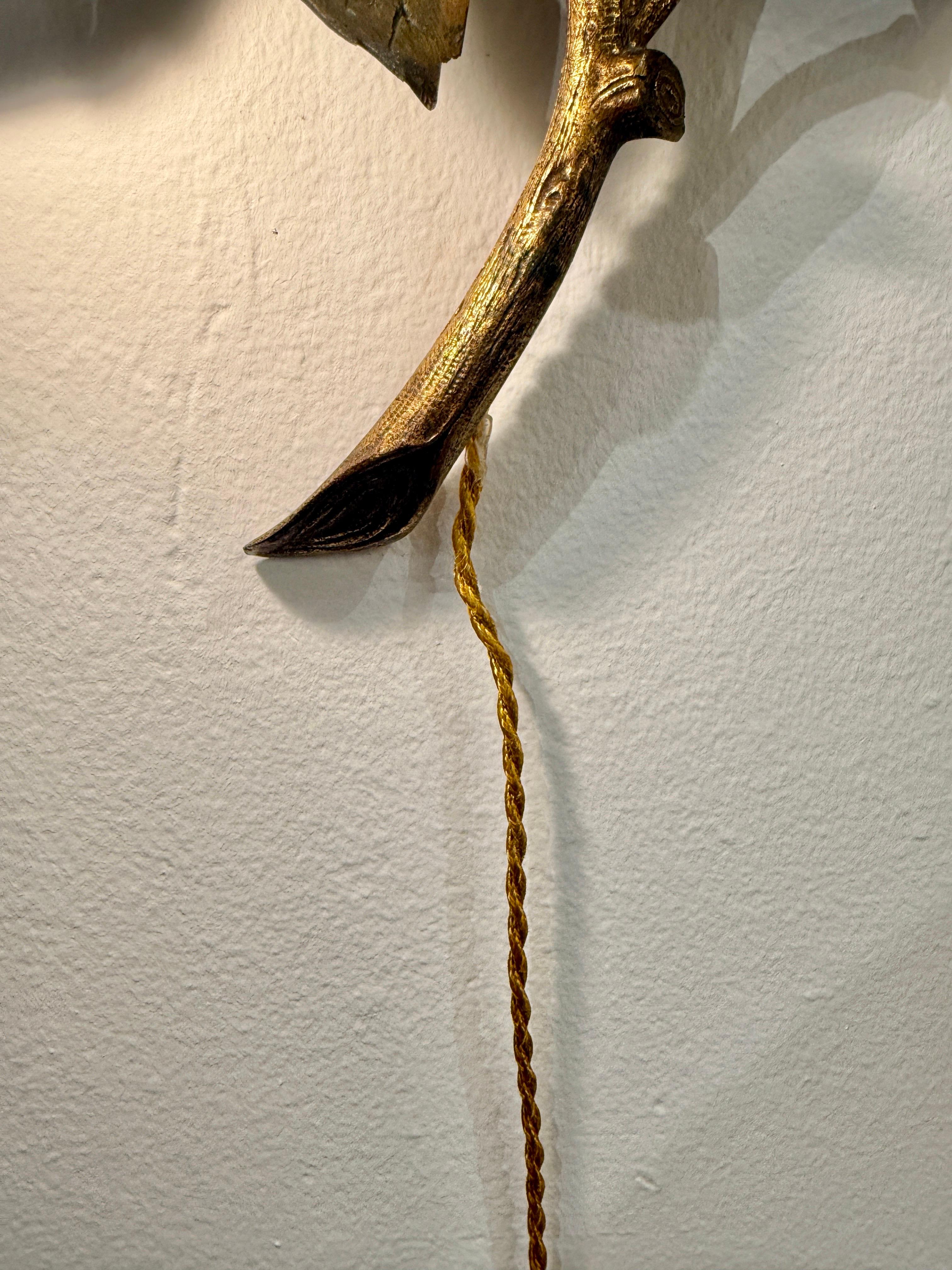 Lampada da parete scultorea in bronzo con rami di castagno antichi in vendita 5