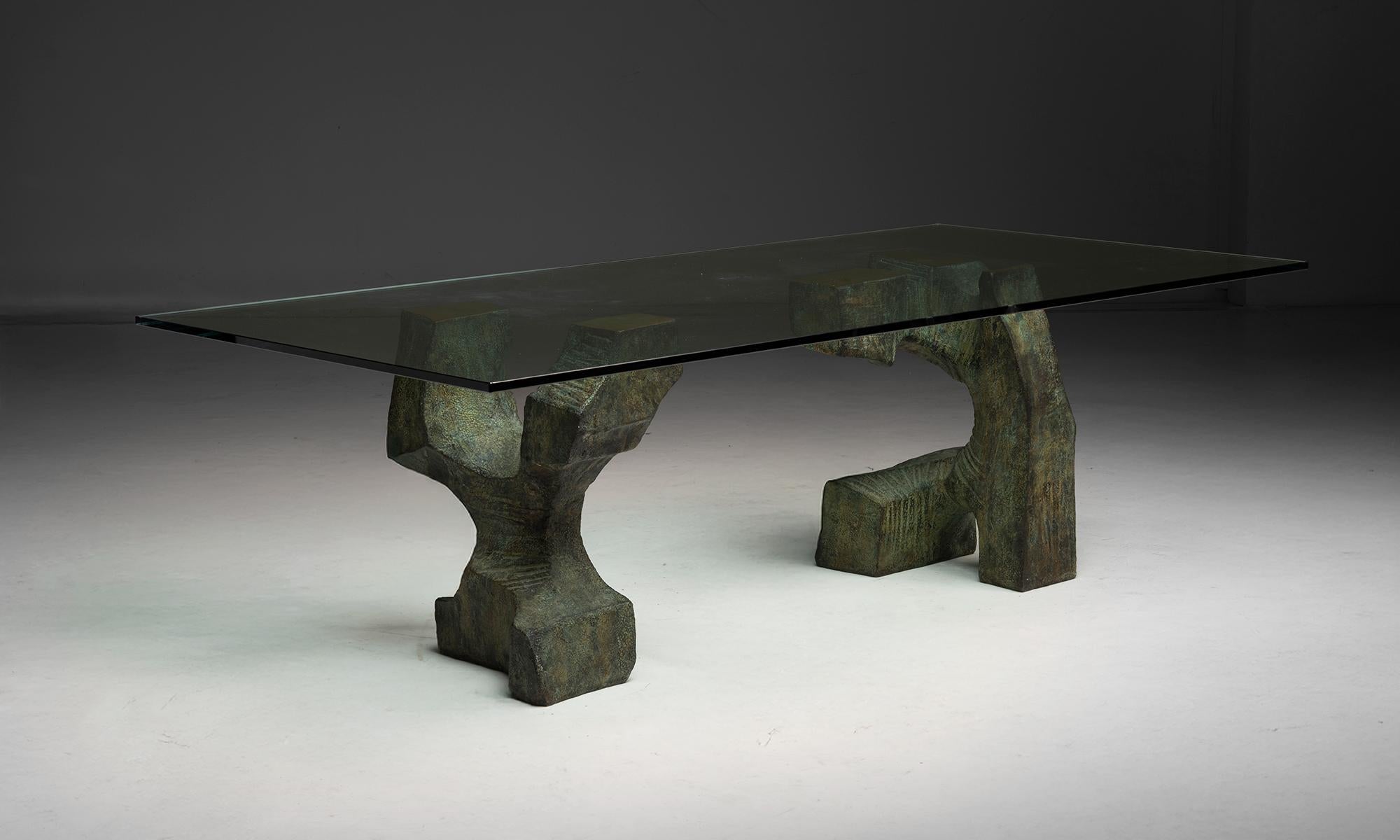 Fine XX secolo Tavolo da pranzo scultoreo in bronzo di Valenti, Spagna, circa 1990 in vendita