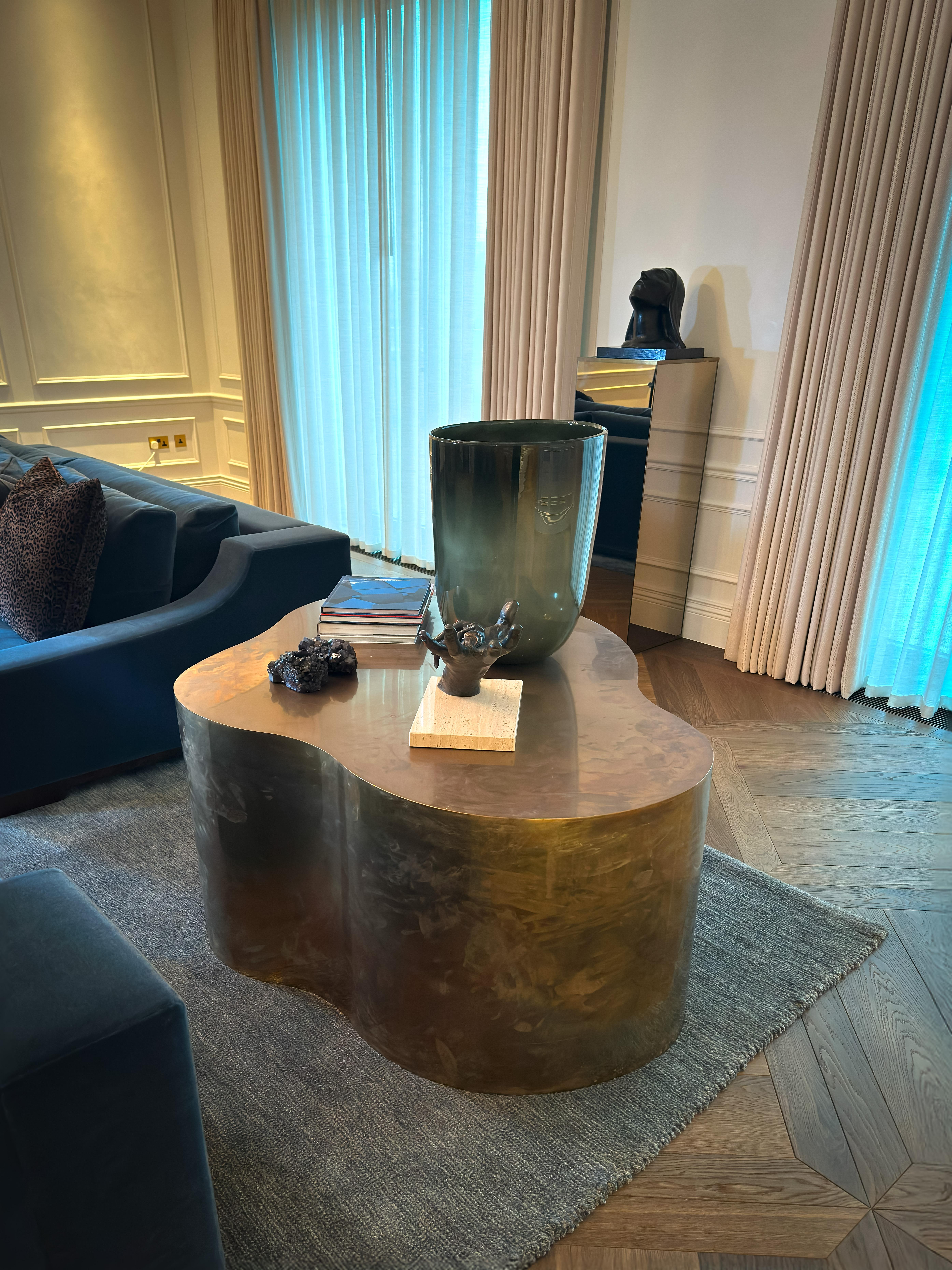 Sculptural Bronze Metal Freeform Side Table c. 1980s In Distressed Condition For Sale In Glasgow, GB