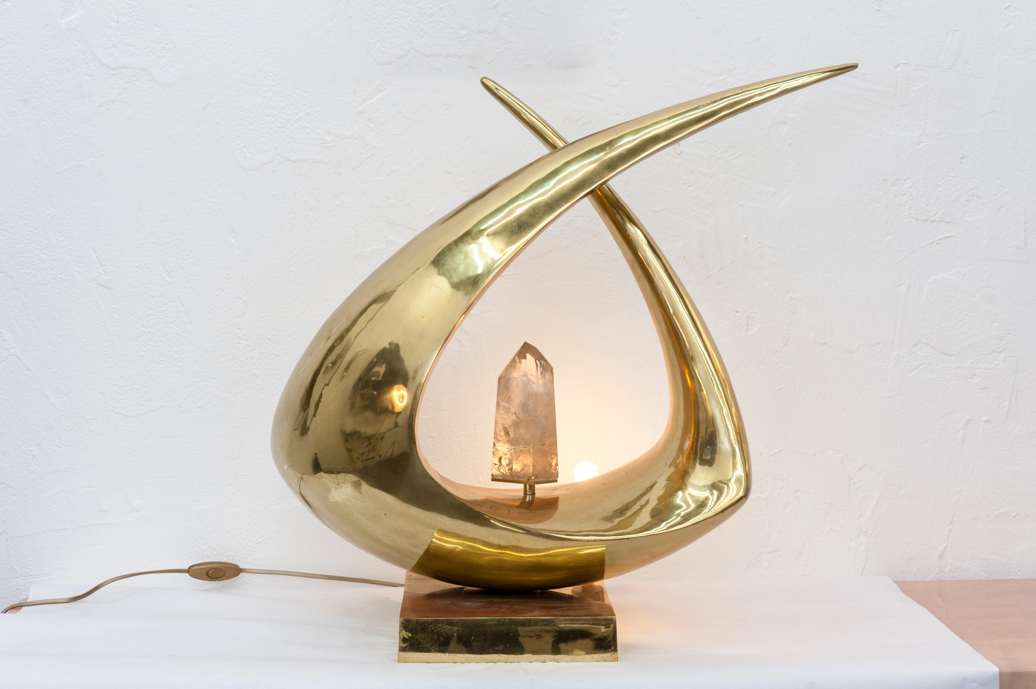 Skulpturale Bronzelampe mit Bergkristall, signiert von Georges Mathias im Zustand „Hervorragend“ im Angebot in Bois-Colombes, FR
