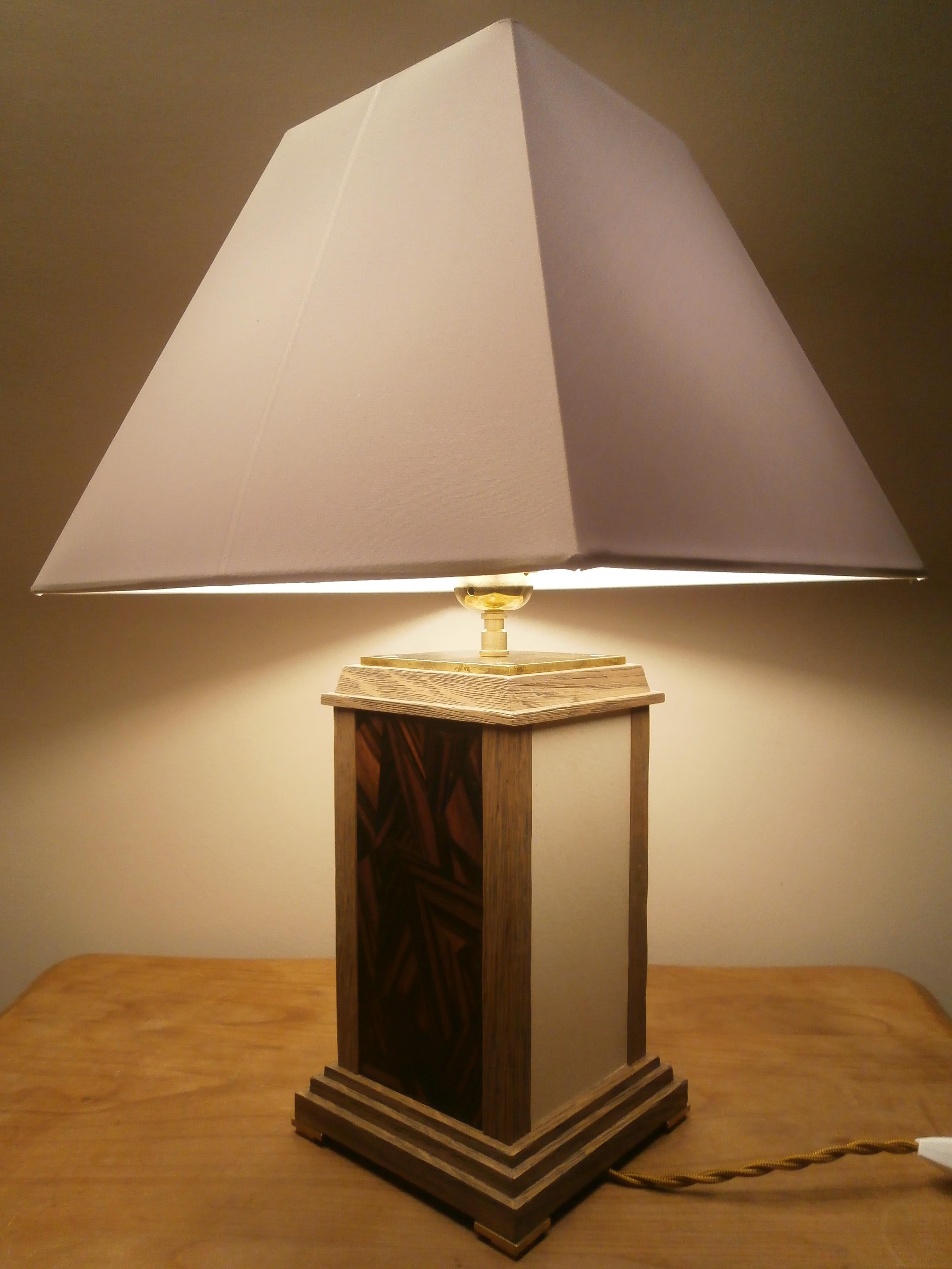 Français Lampe de table sculpturale en bronze en vente