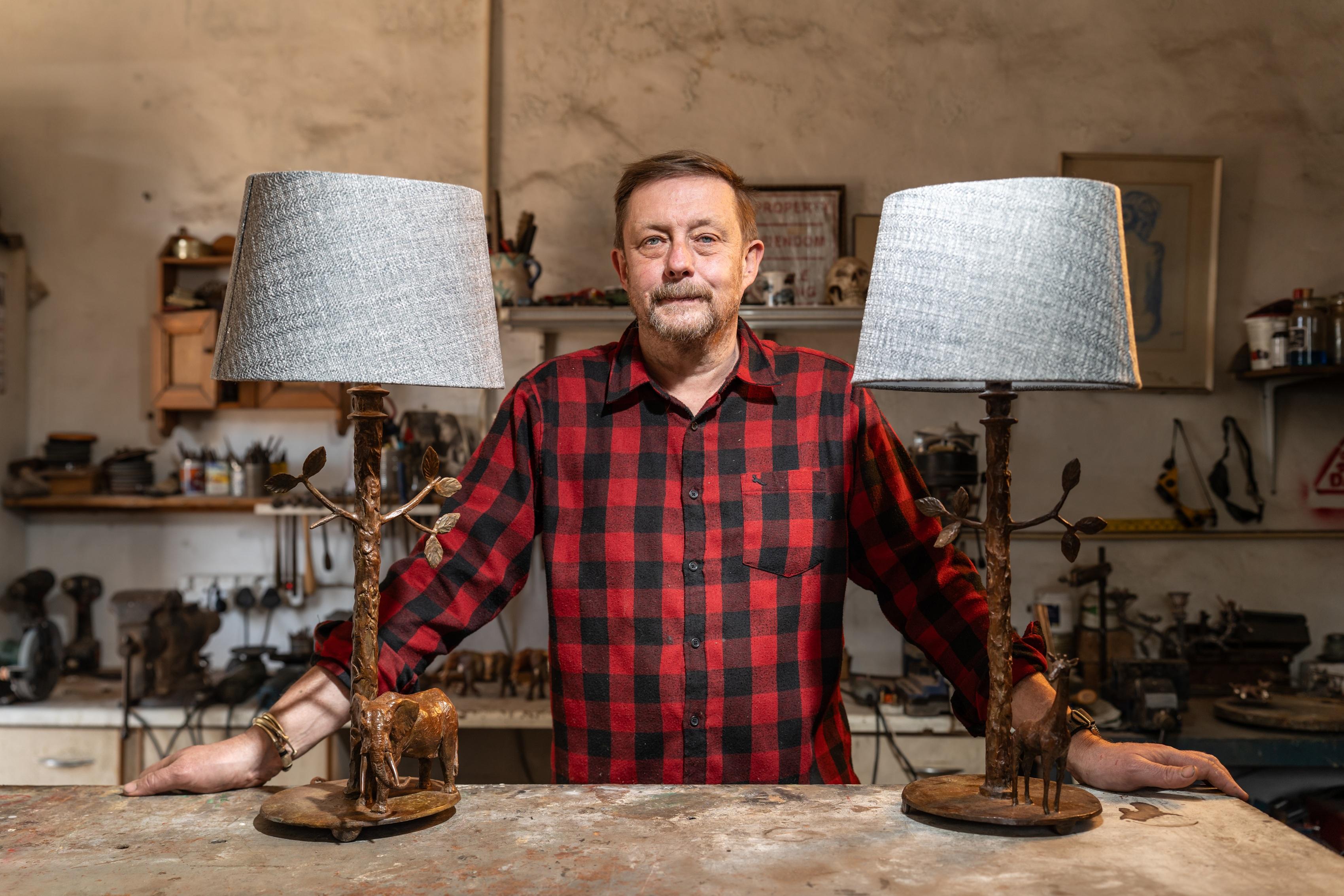 Lámpara de mesa escultórica de bronce en Nuevo estado para la venta en Pretoria, Gauteng