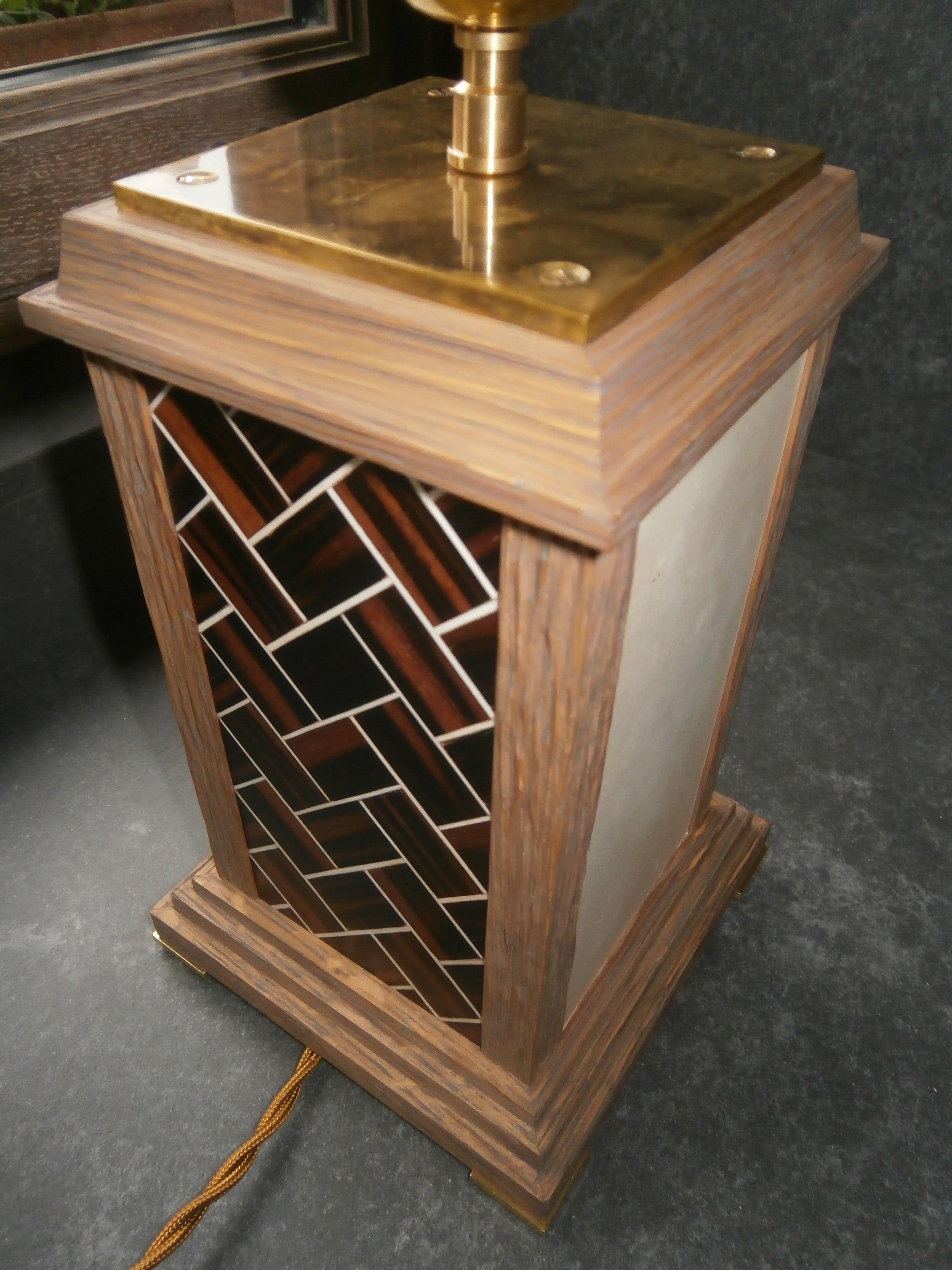 Bronze Lampe de table sculpturale en bronze en vente
